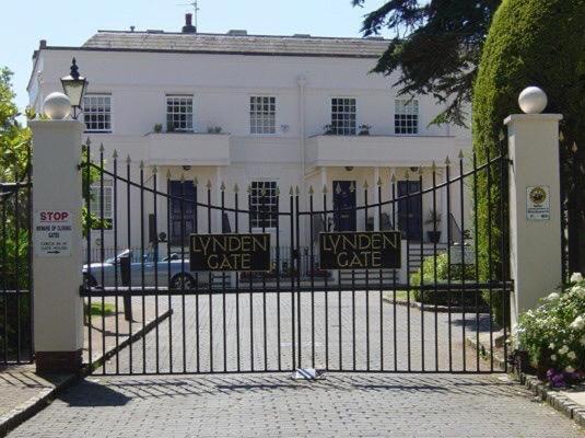 Regency Town House * London