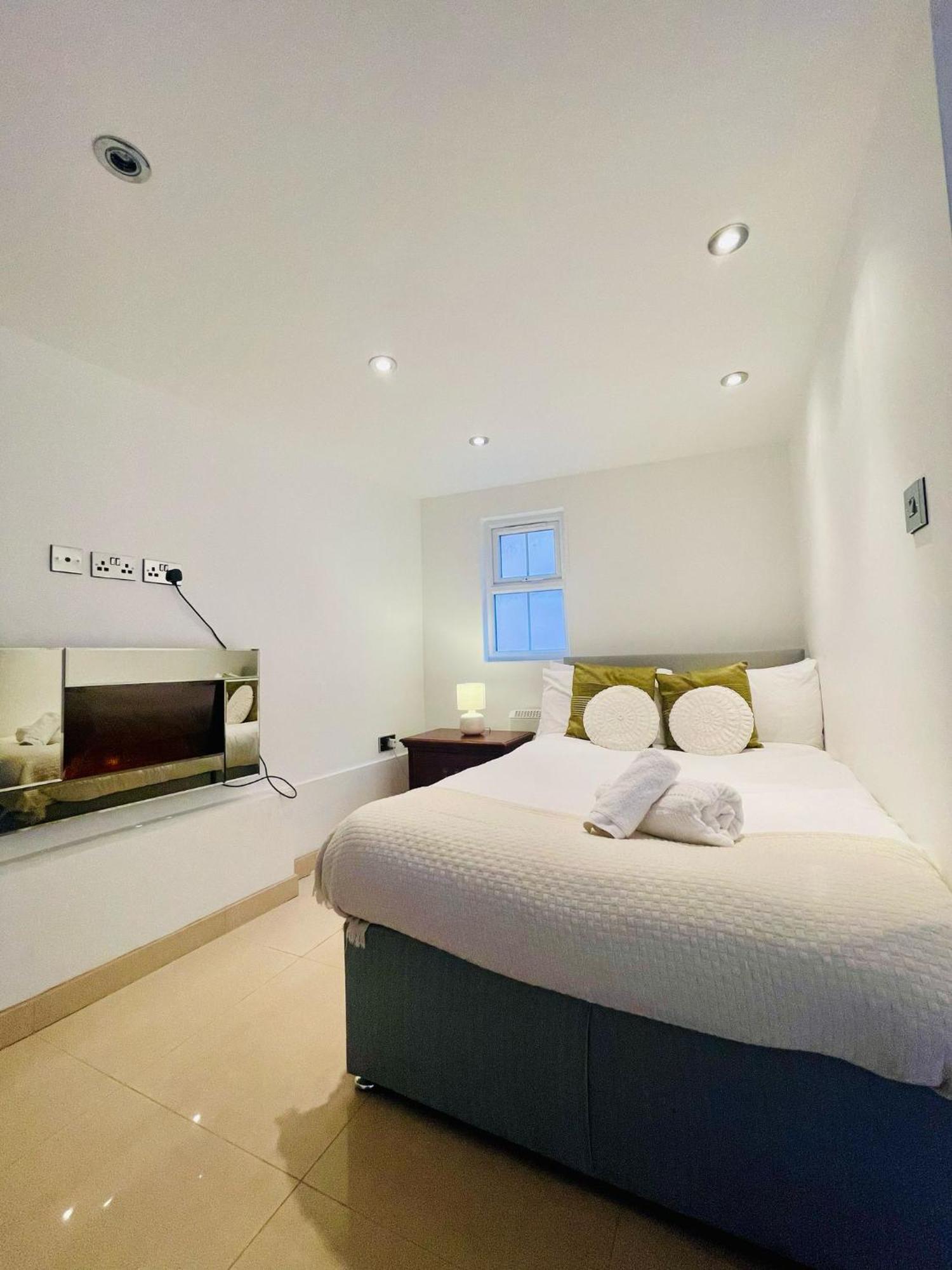 Cozystays St Paul Farringdon Guest house