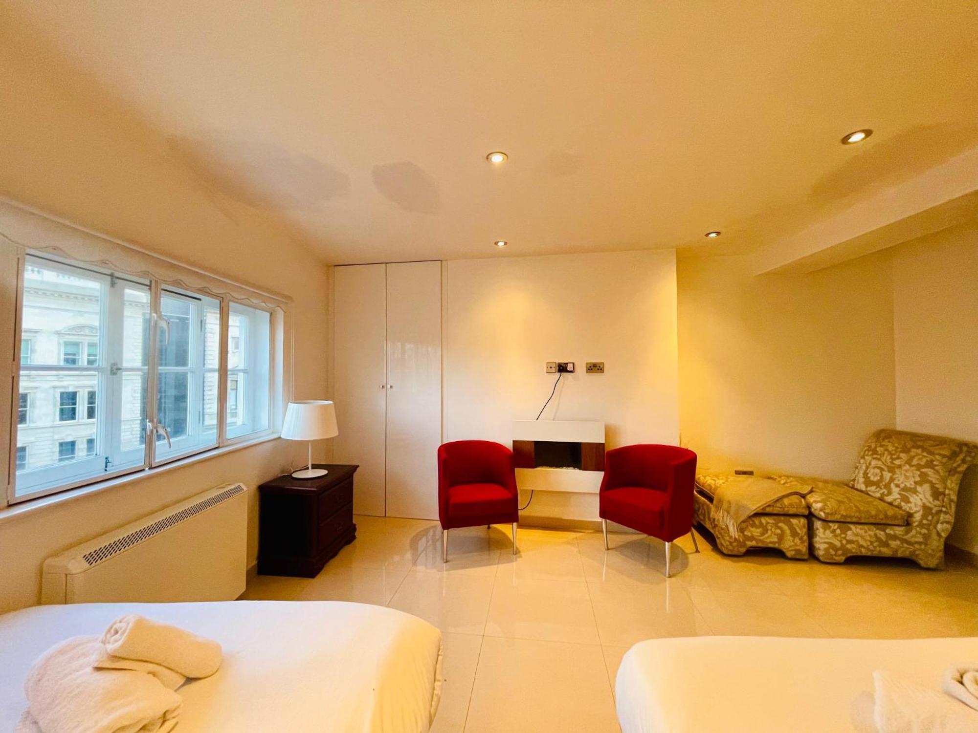 Cozystays St Paul Farringdon Guest house *