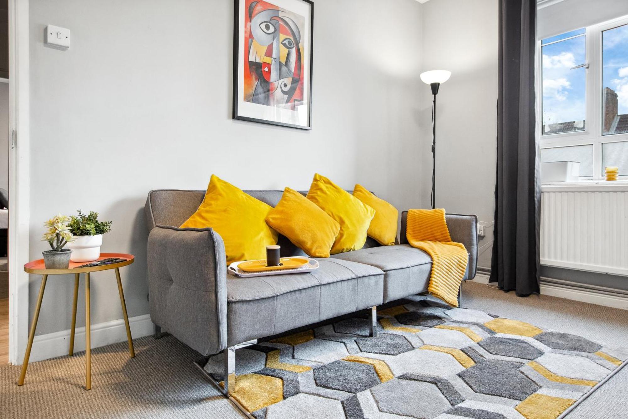 White Retreat - 2 Bedroom Flat Next To Loftus Road Apartment