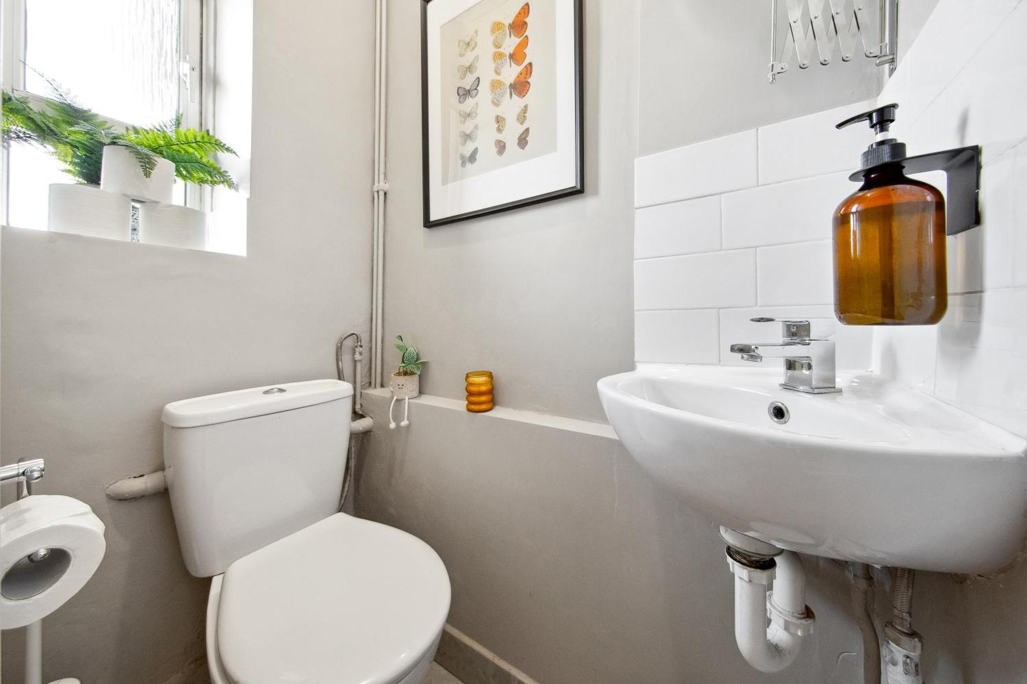 White Retreat - 2 Bedroom Flat Next To Loftus Road Apartment *