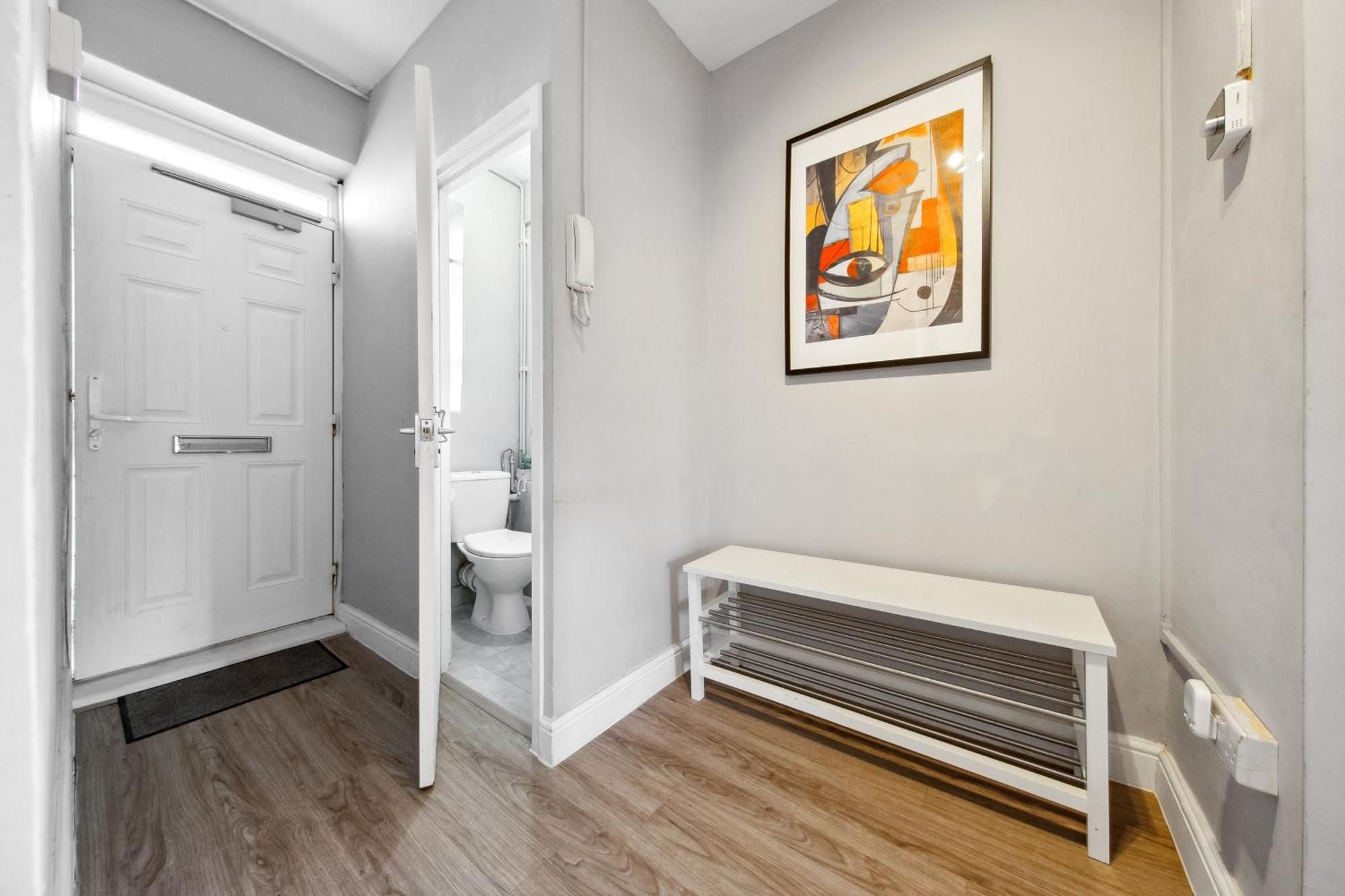 White Retreat - 2 Bedroom Flat Next To Loftus Road