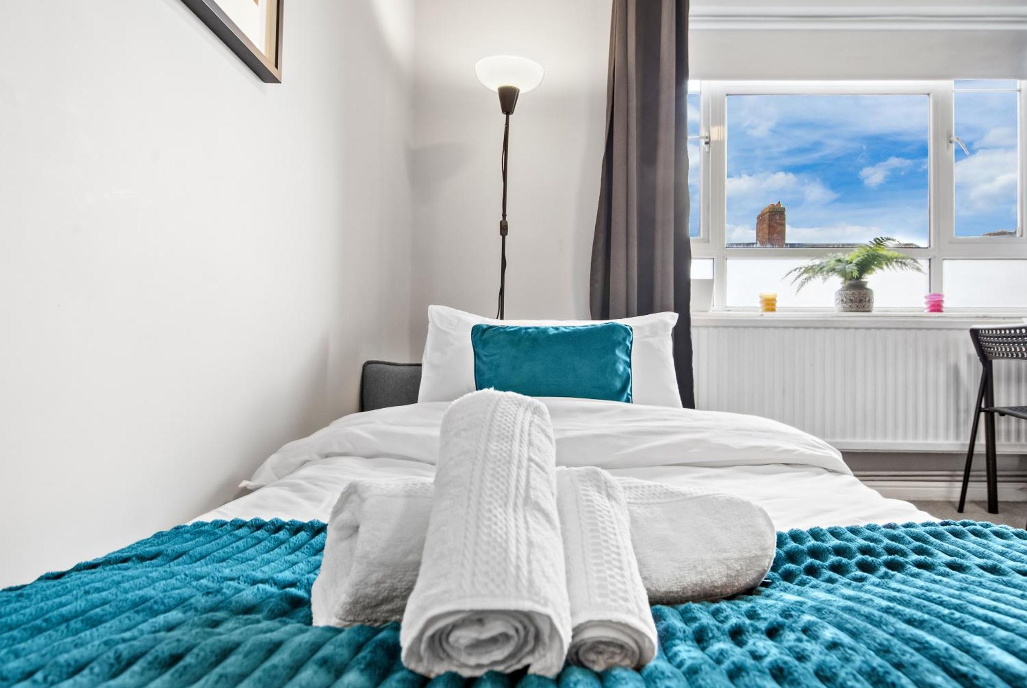 Apartment White Retreat - 2 Bedroom Flat Next To Loftus Road London