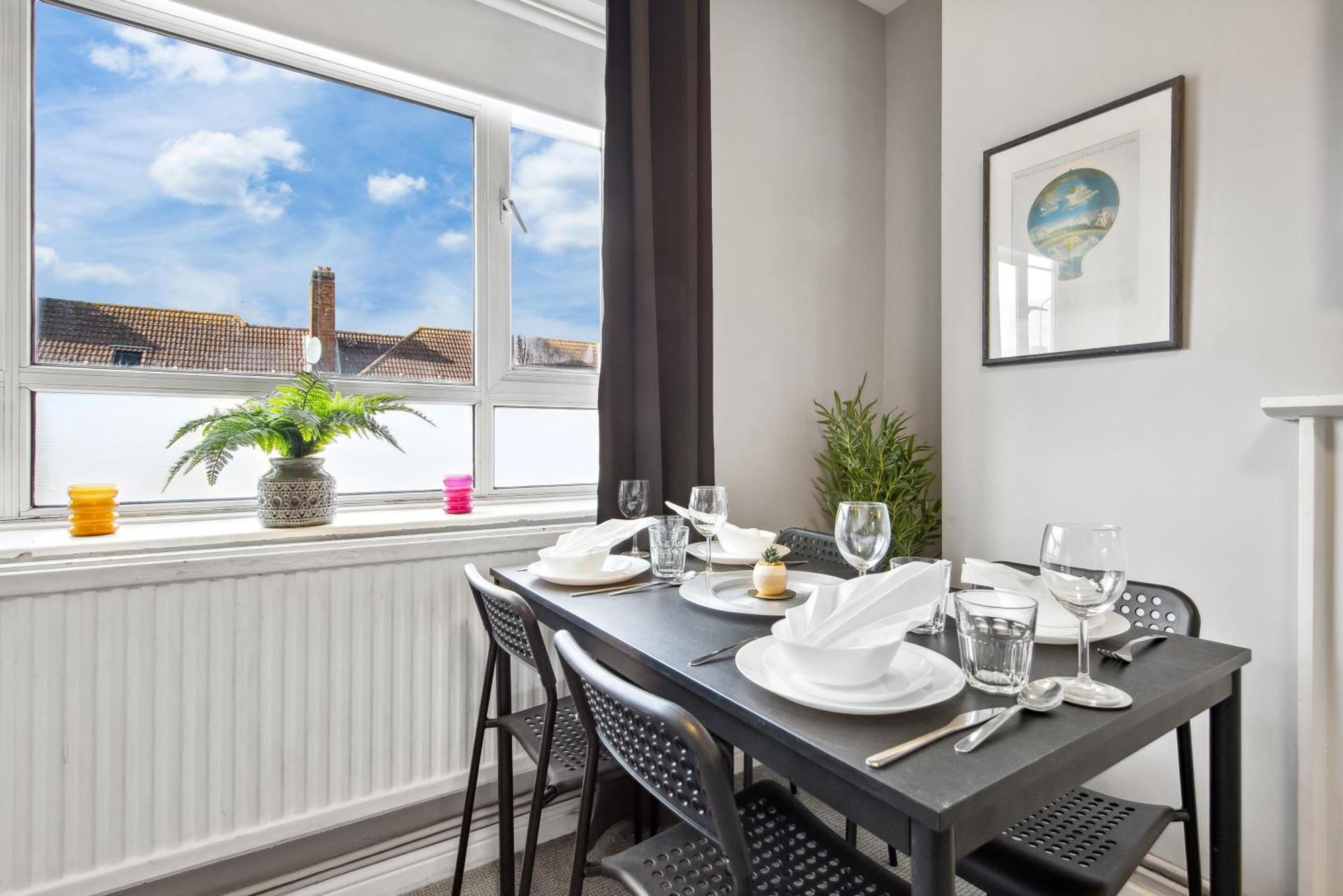 White Retreat - 2 Bedroom Flat Next To Loftus Road Apartment