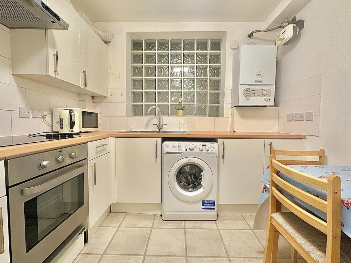 2 Min Walk To Euston Station Apartment
