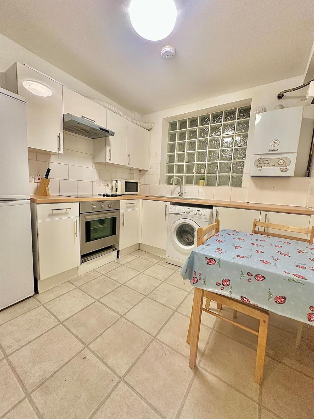 2 Min Walk To Euston Station London