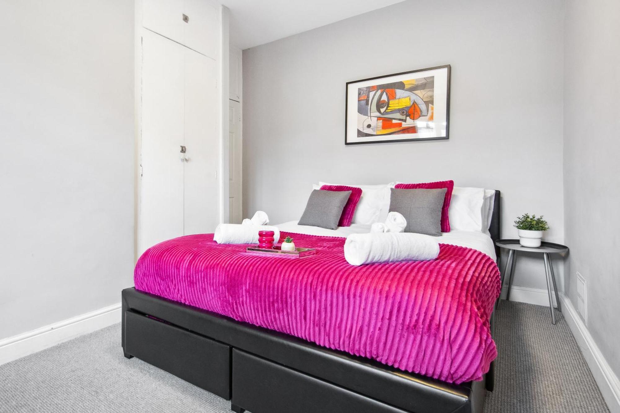 White Retreat - 2 Bedroom Flat Next To Loftus Road * London