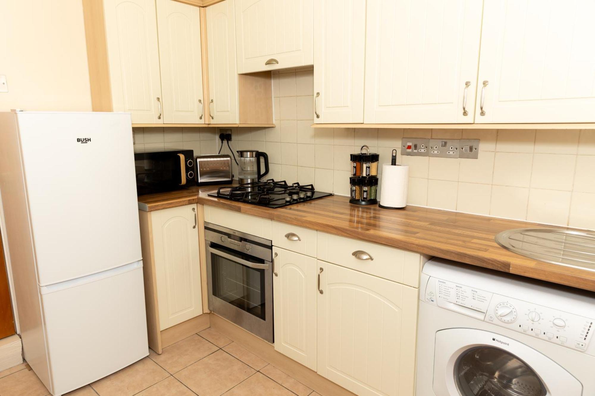 Cosy Turkey Oak Flat In Hackney Apartment