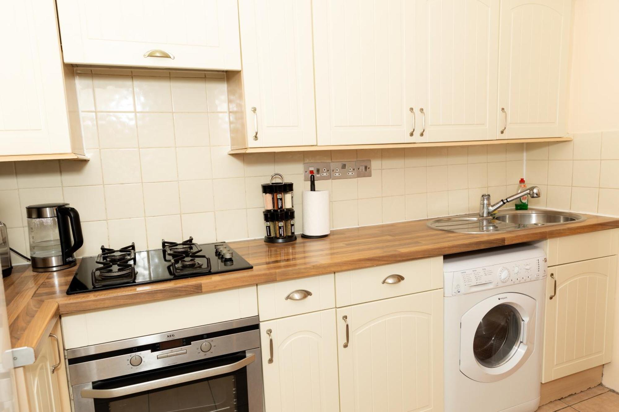 Cosy Turkey Oak Flat In Hackney Apartment