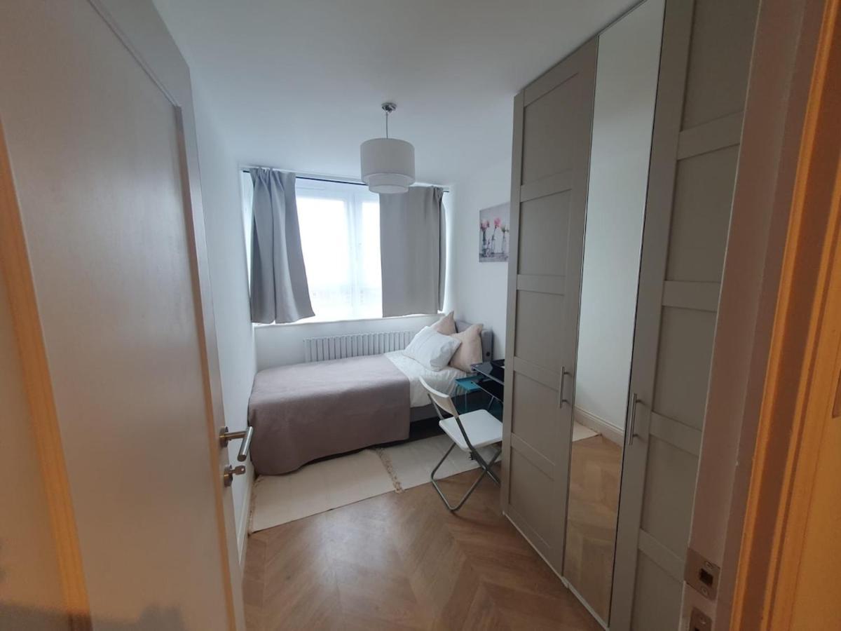 4 Bedroom Flat Near Parks&transportation - 7 Ppl Leilighet London