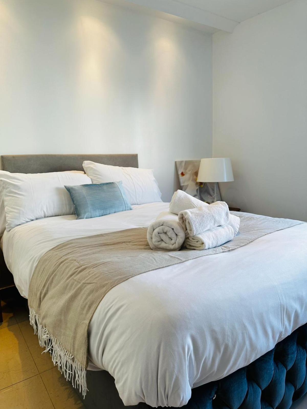 Cozystays St Paul Farringdon Guest house