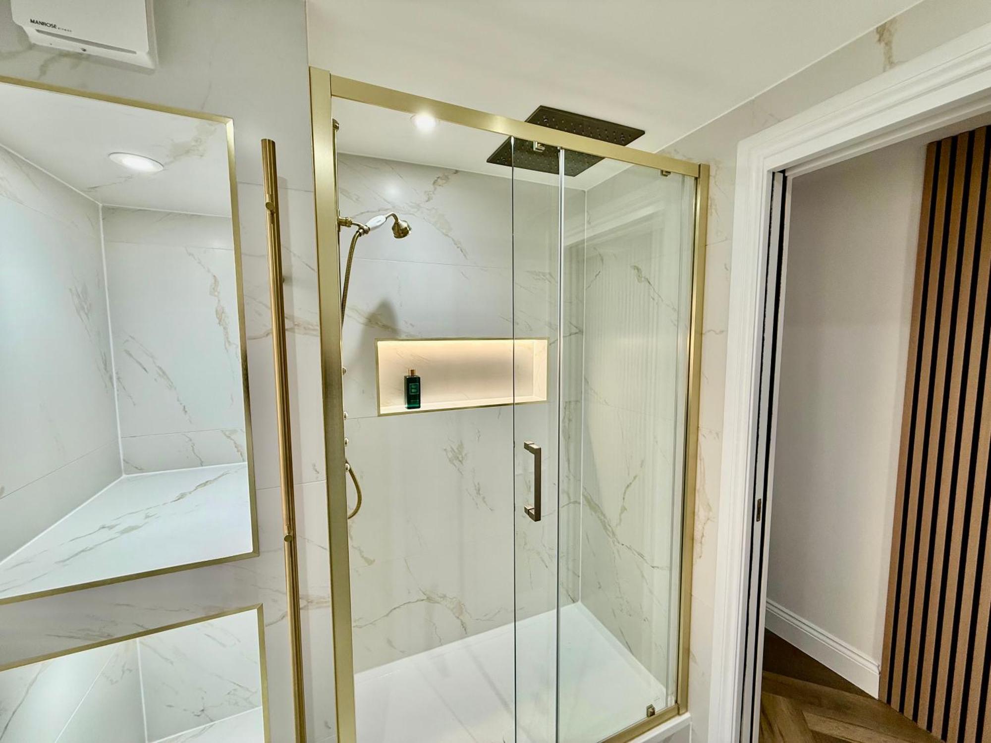 Central, Modern, Westfield, Close To Tube Station Apartment *