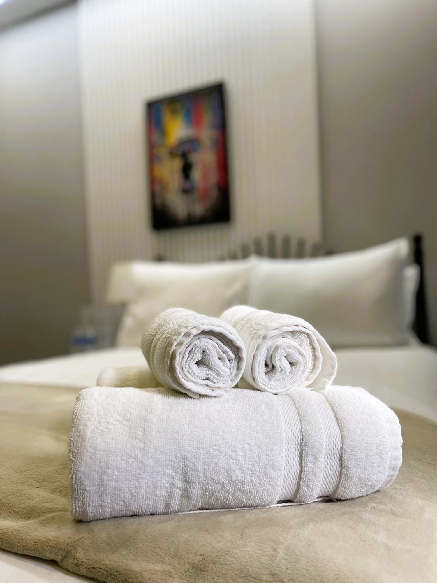 Luxury In Vibrant Area Londres