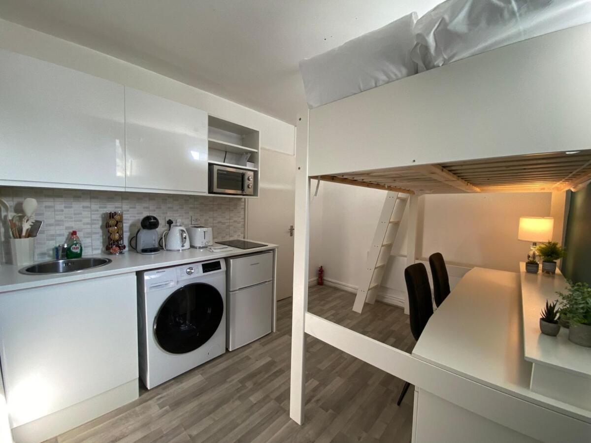 Bright And Compact In The Heart Of Apartment London
