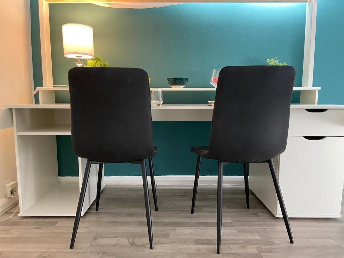 Bright And Compact In The Heart Of London