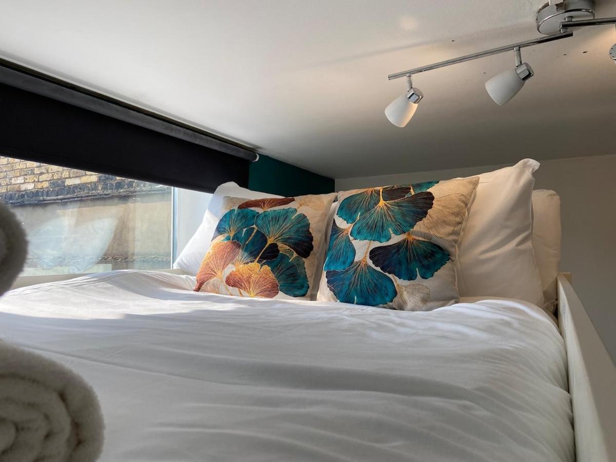 Apartment Bright And Compact In The Heart Of