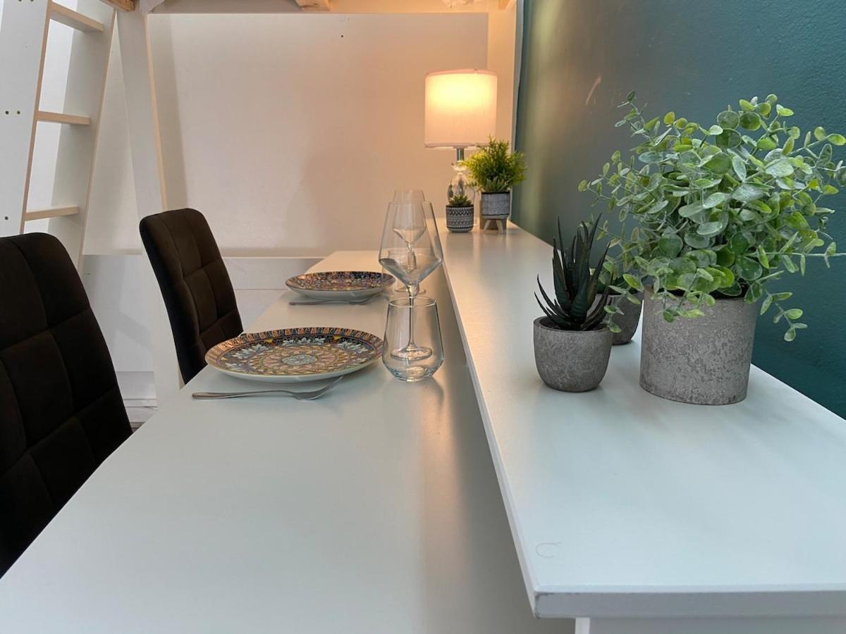 Bright And Compact In The Heart Of London