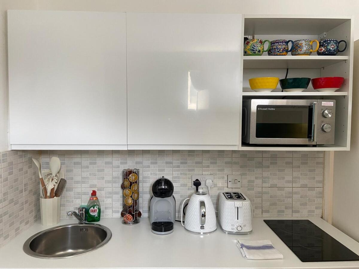 Bright And Compact In The Heart Of * London
