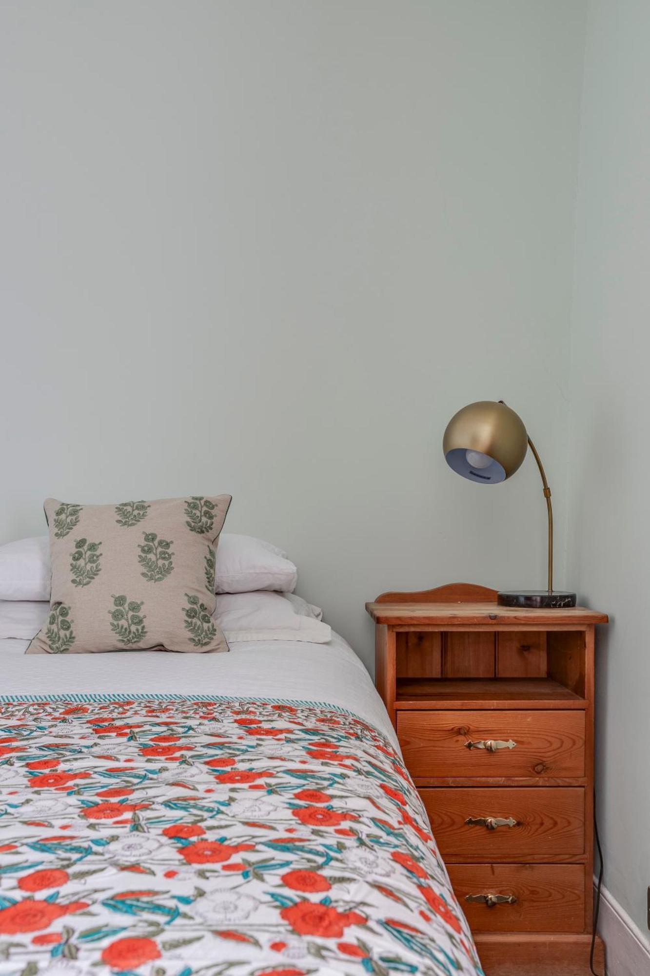 Classic House & Garden 25mins From Museums Сasa de vacaciones