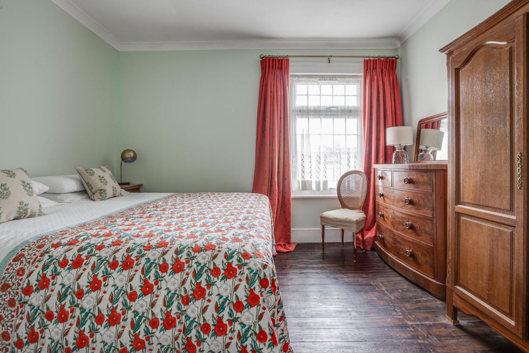 Сasa de vacaciones Classic House & Garden 25mins From Museums Londres