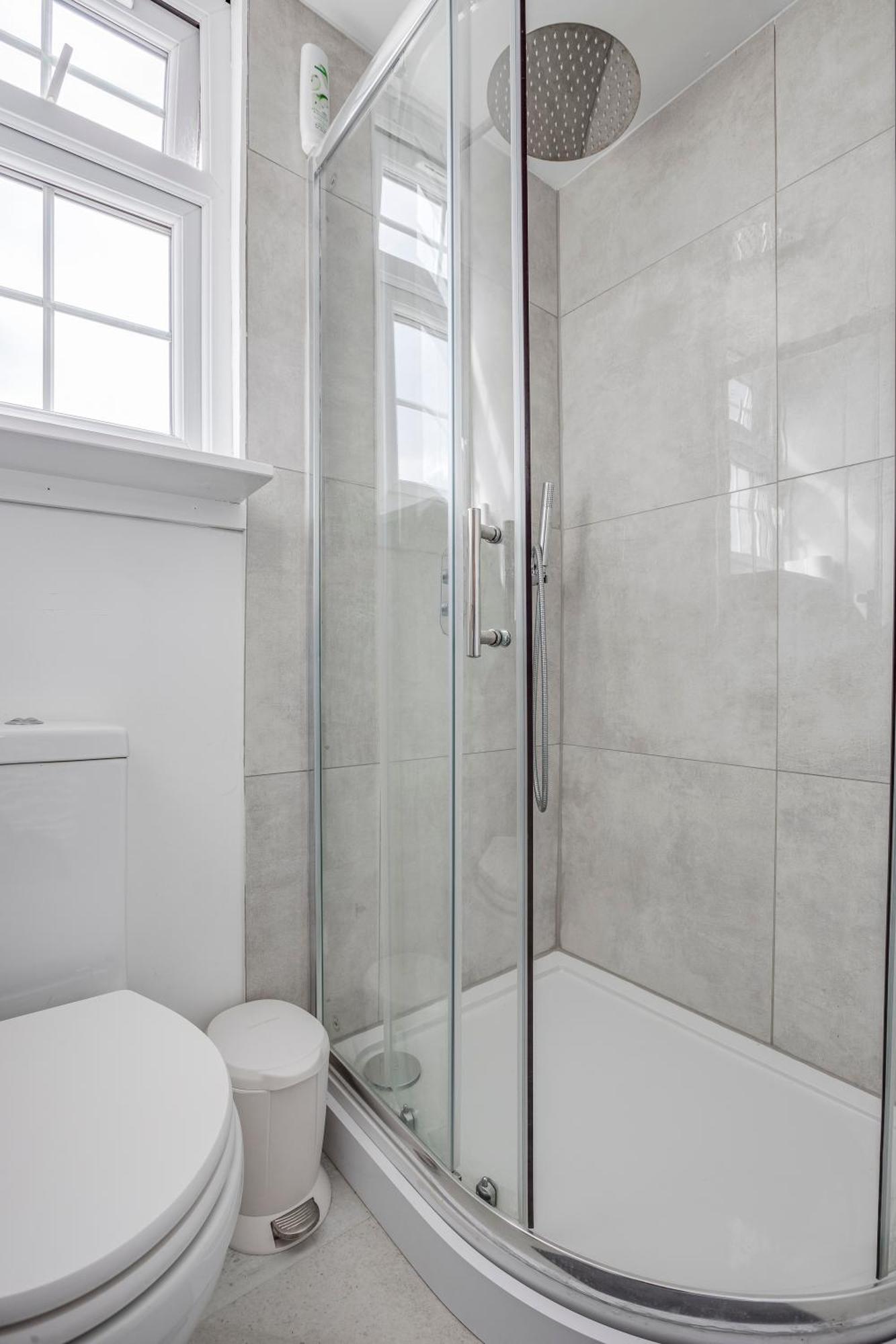 Classic House & Garden 25mins From Museums Londres