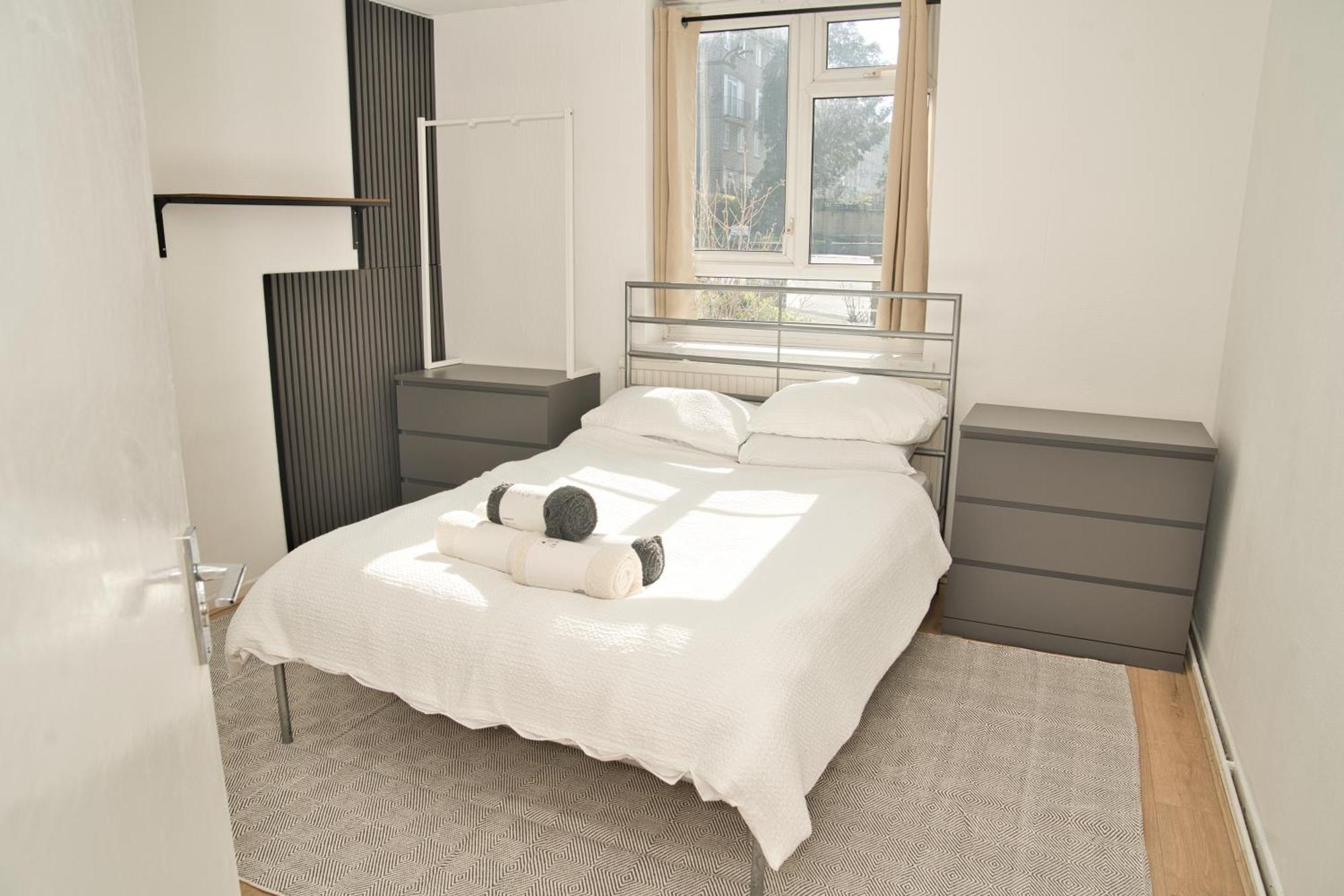 Apartment Stunning 4 Bedroom In Swiss Sleeps 10