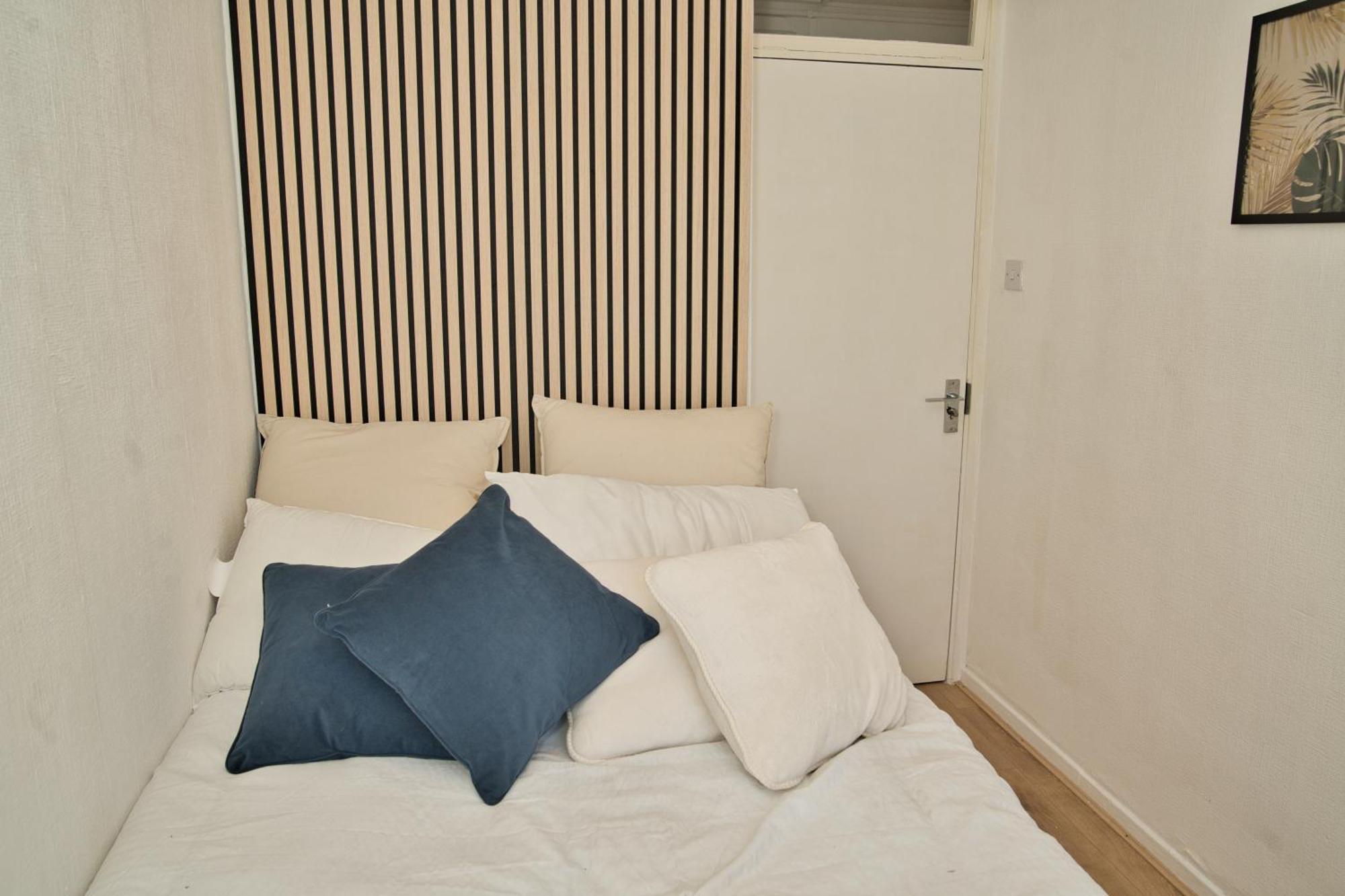 Apartment Stunning 4 Bedroom In Swiss Sleeps 10