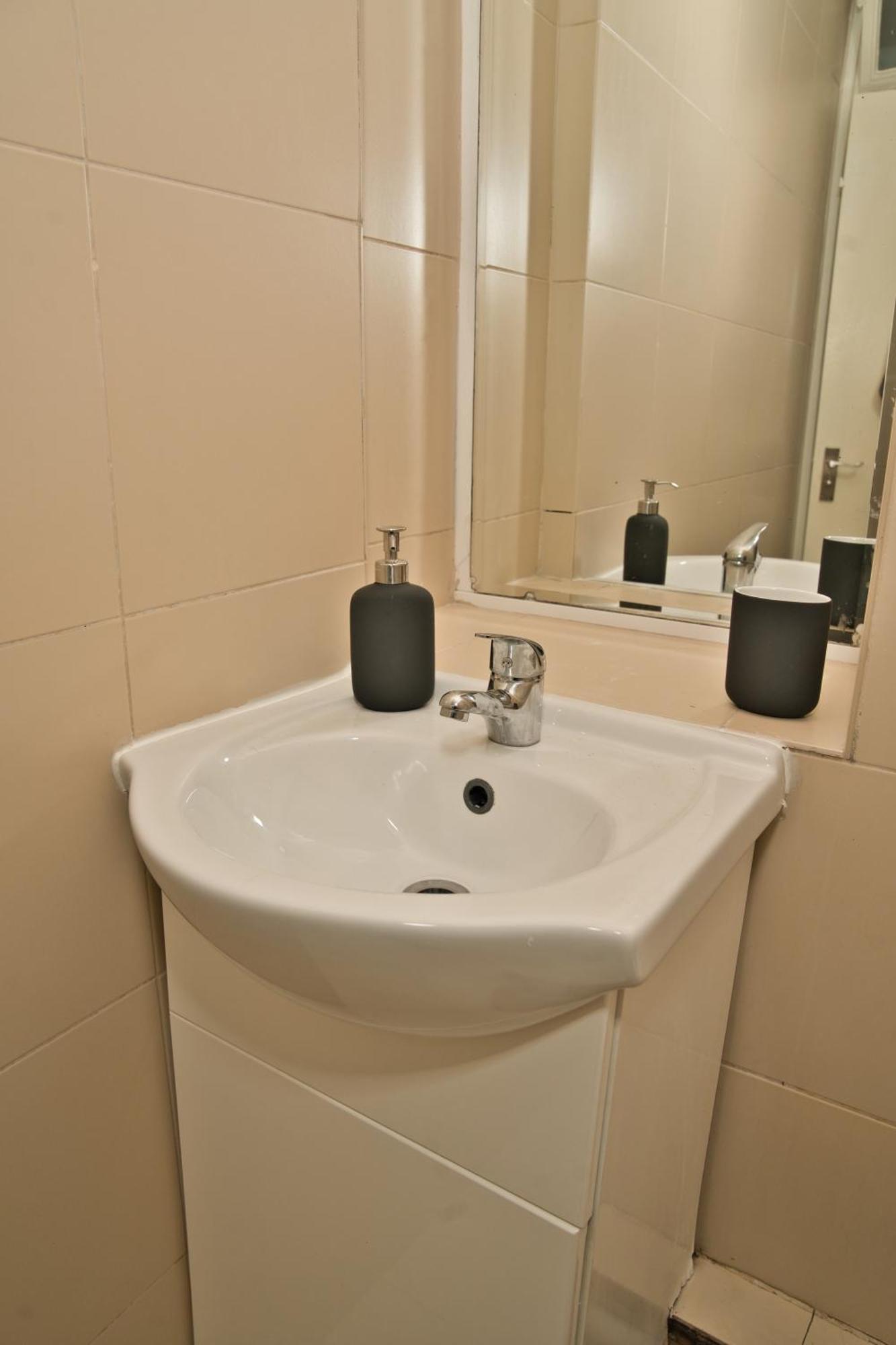 Apartment Stunning 4 Bedroom In Swiss Sleeps 10 *