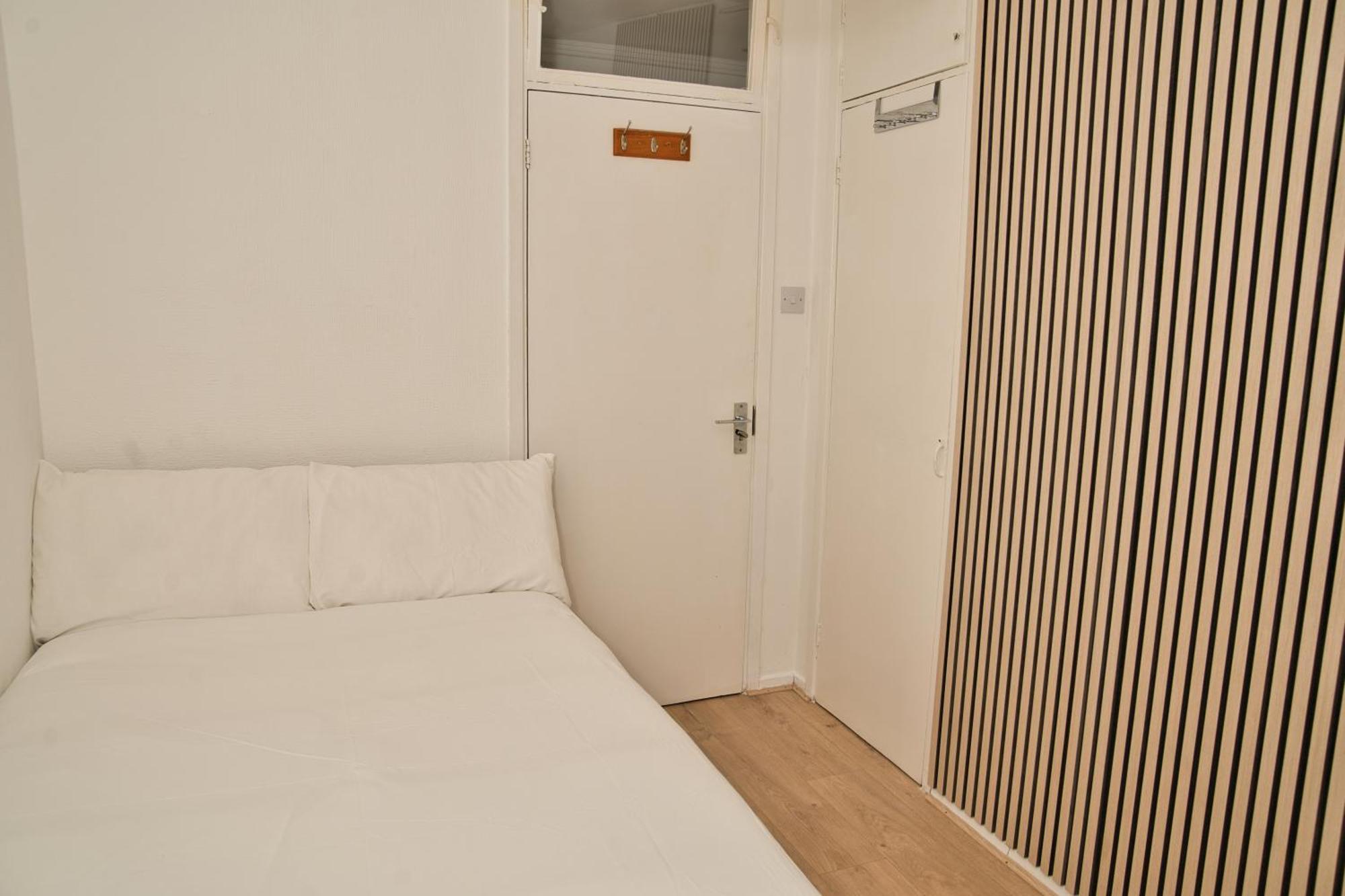 Apartment Stunning 4 Bedroom In Swiss Sleeps 10 London