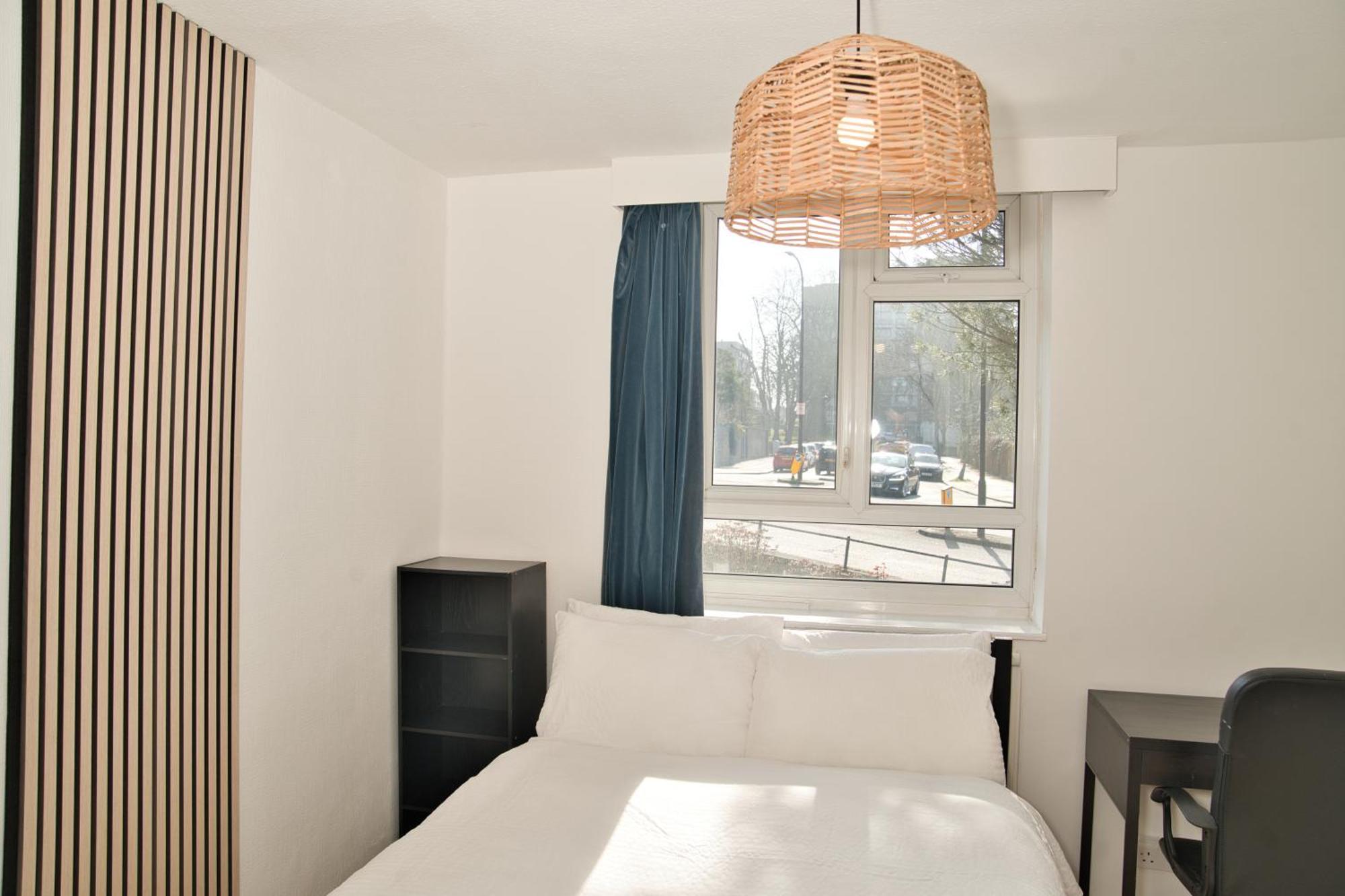 Apartment Stunning 4 Bedroom In Swiss Sleeps 10 London
