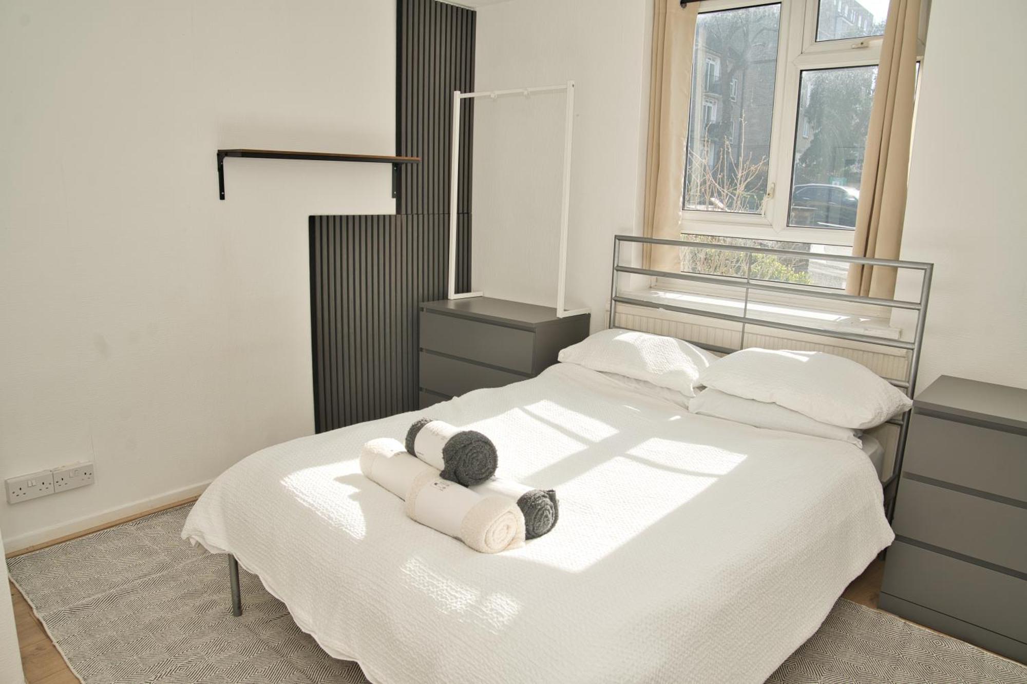Stunning 4 Bedroom In Swiss Sleeps 10 *
