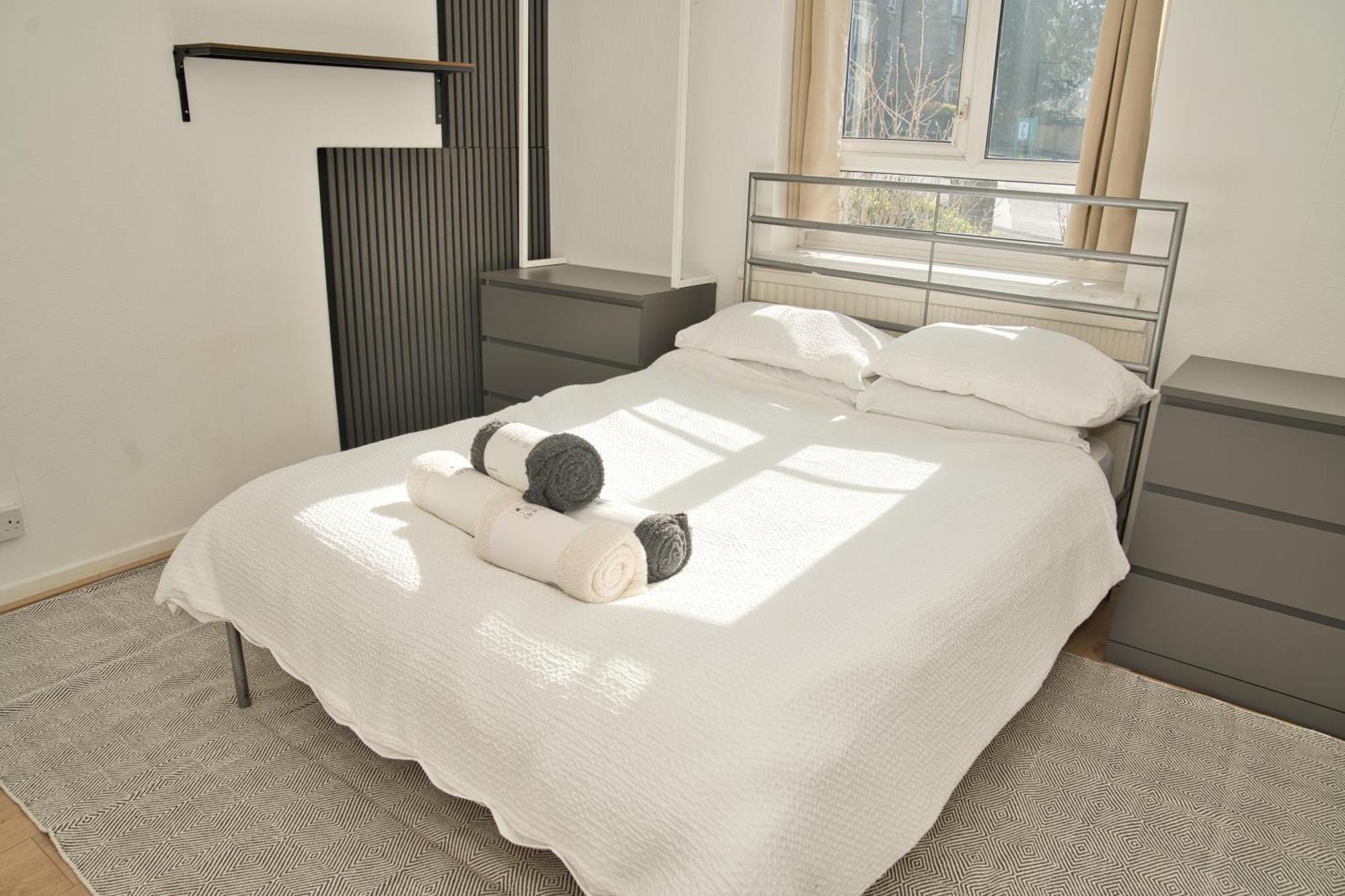 Apartment Stunning 4 Bedroom In Swiss Sleeps 10 *
