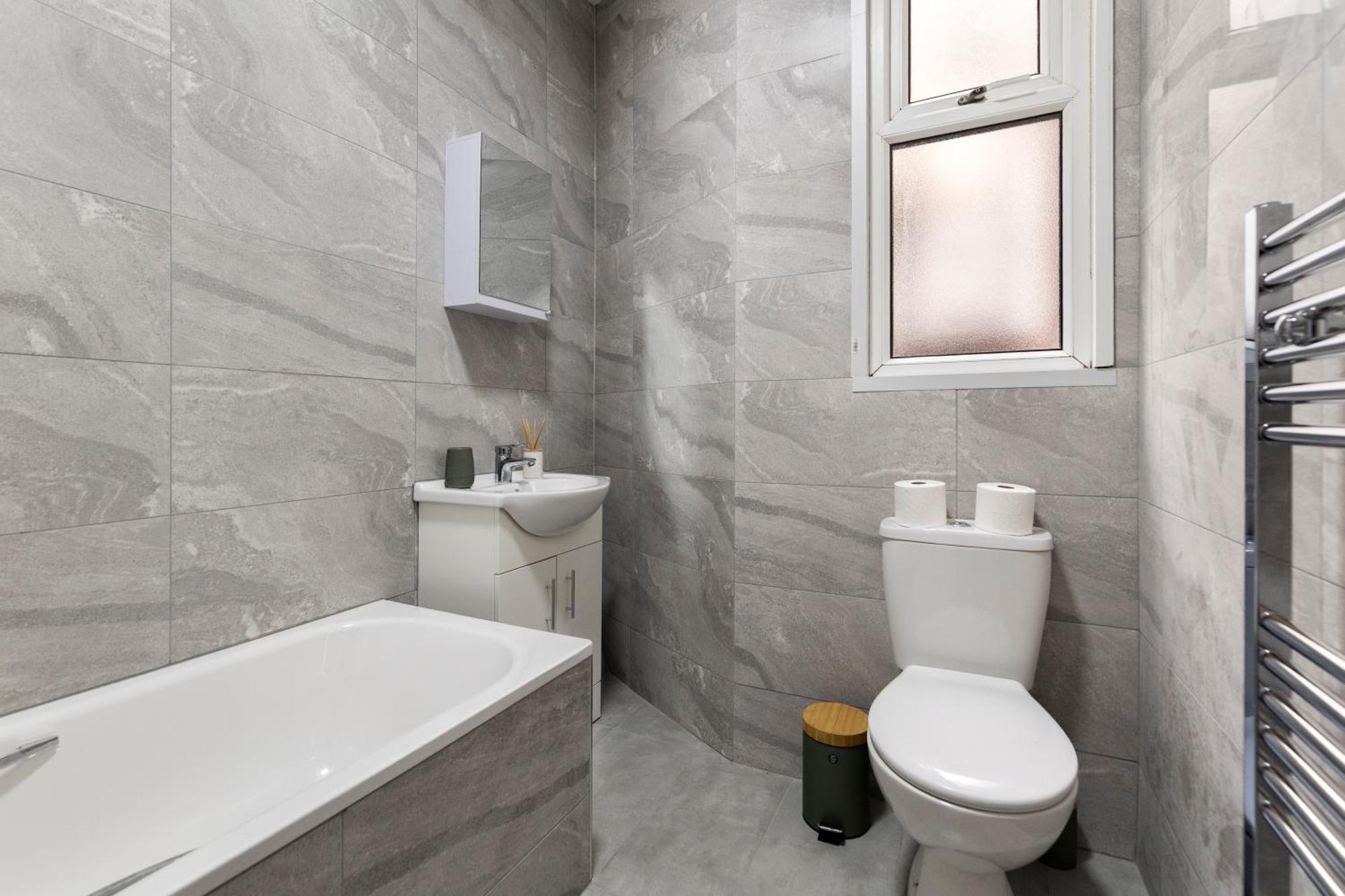 Wembley Haven - 2 Bdr - Sleeps 9 *