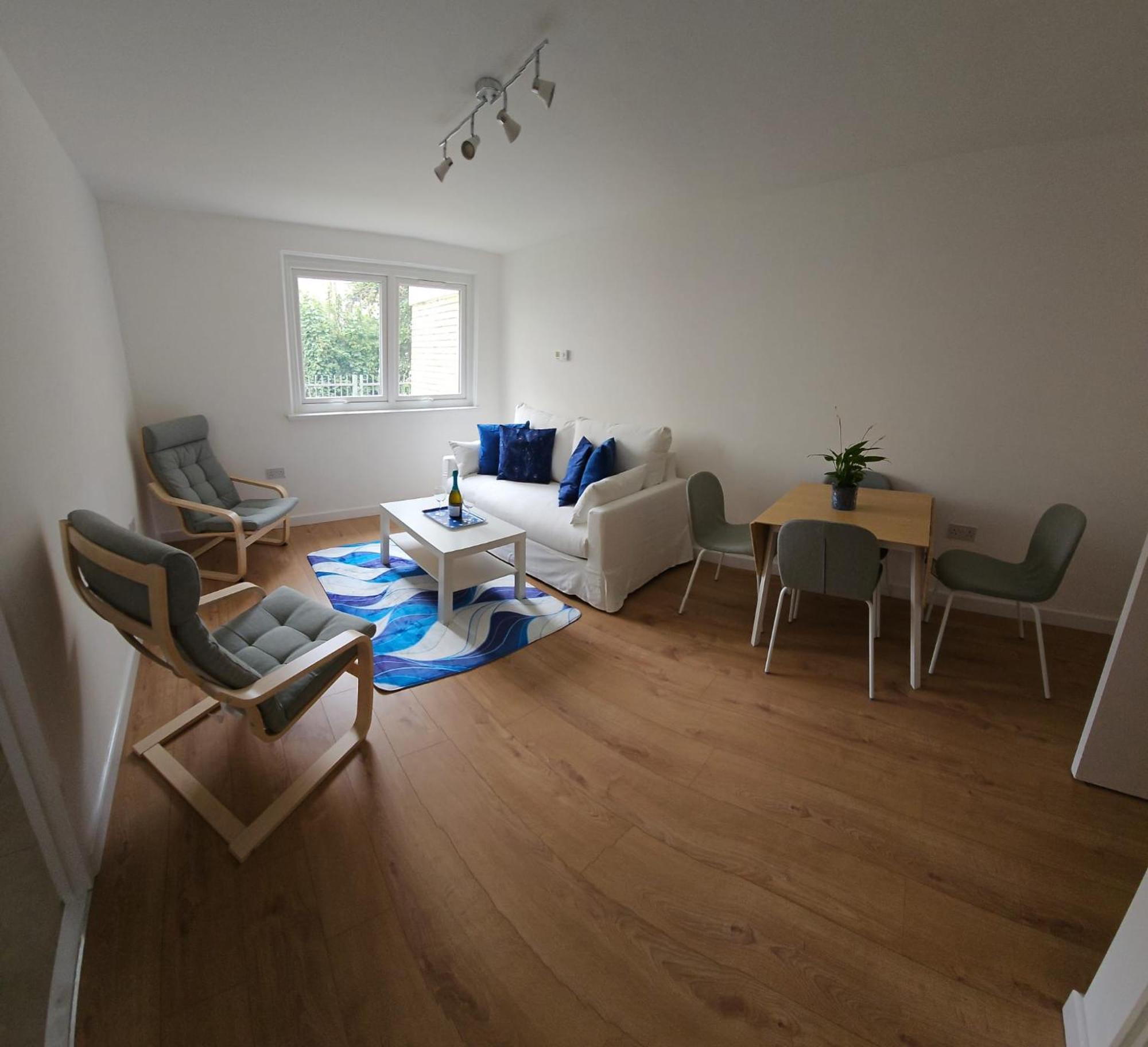 Apartment Modern Flat Near London! *