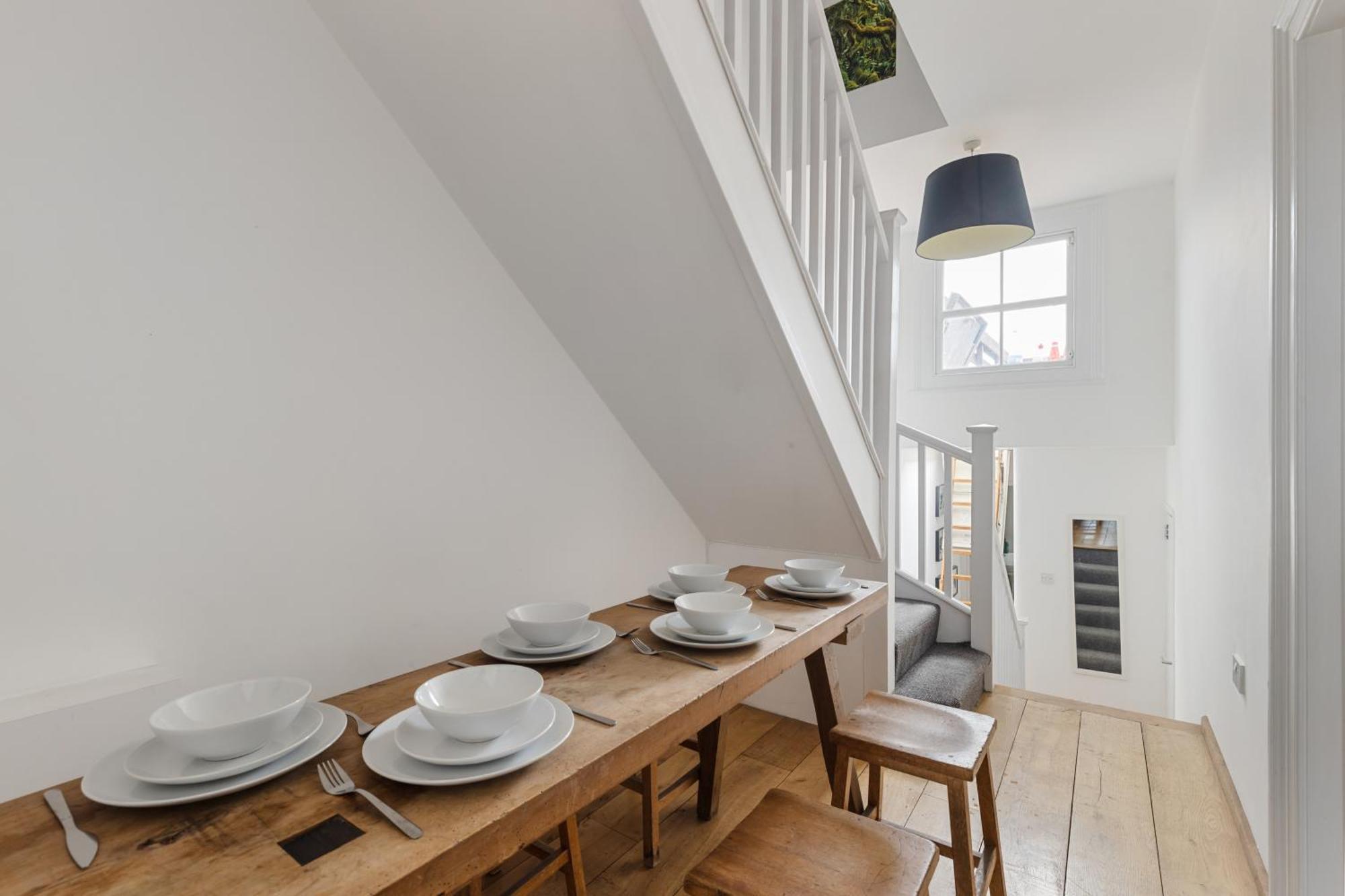 Modern 3br In London, Huge Terrace & Sleeps 10