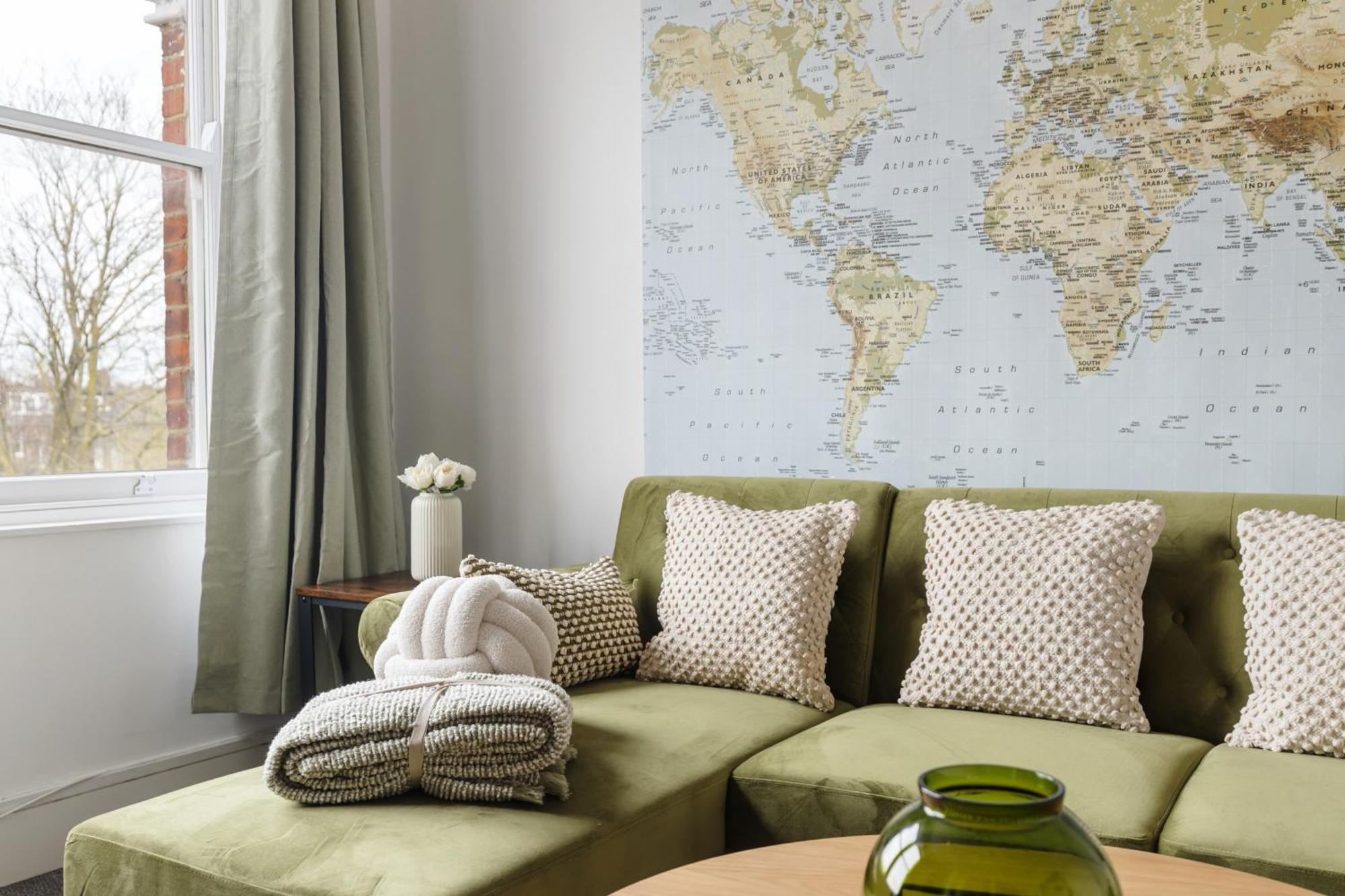 Modern 3br In London, Huge Terrace & Sleeps 10 * London