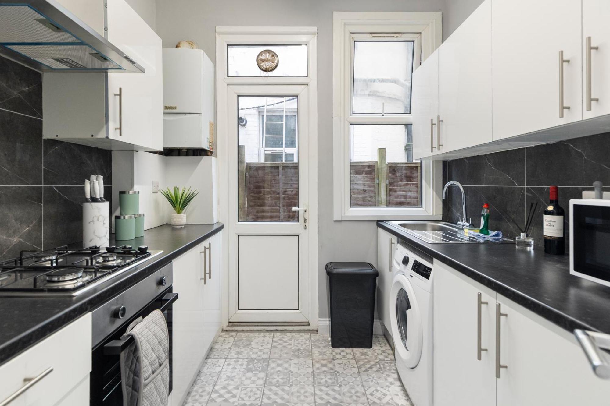 Apartment Wembley Haven - 2 Bdr - Sleeps 9 London