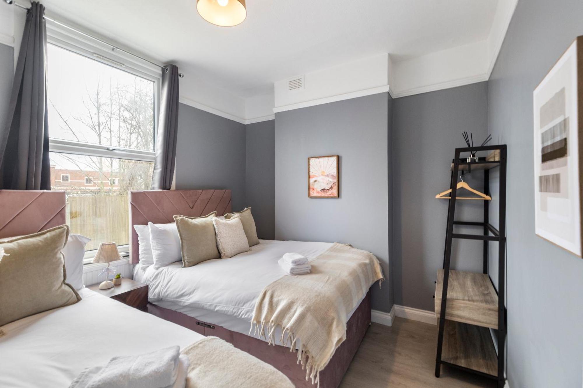 Wembley Haven - 2 Bdr - Sleeps 9 Apartment *