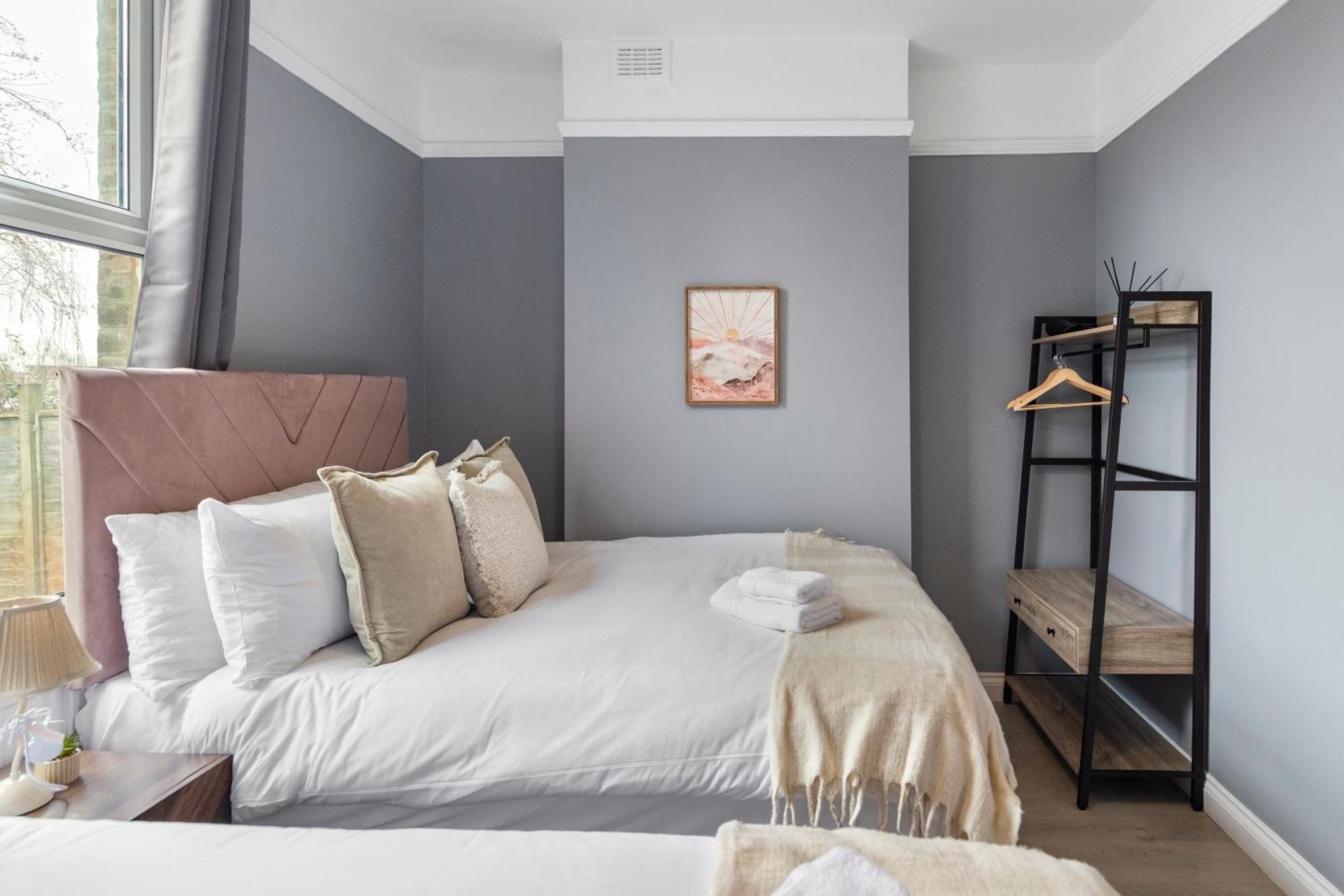 Apartment Wembley Haven - 2 Bdr - Sleeps 9