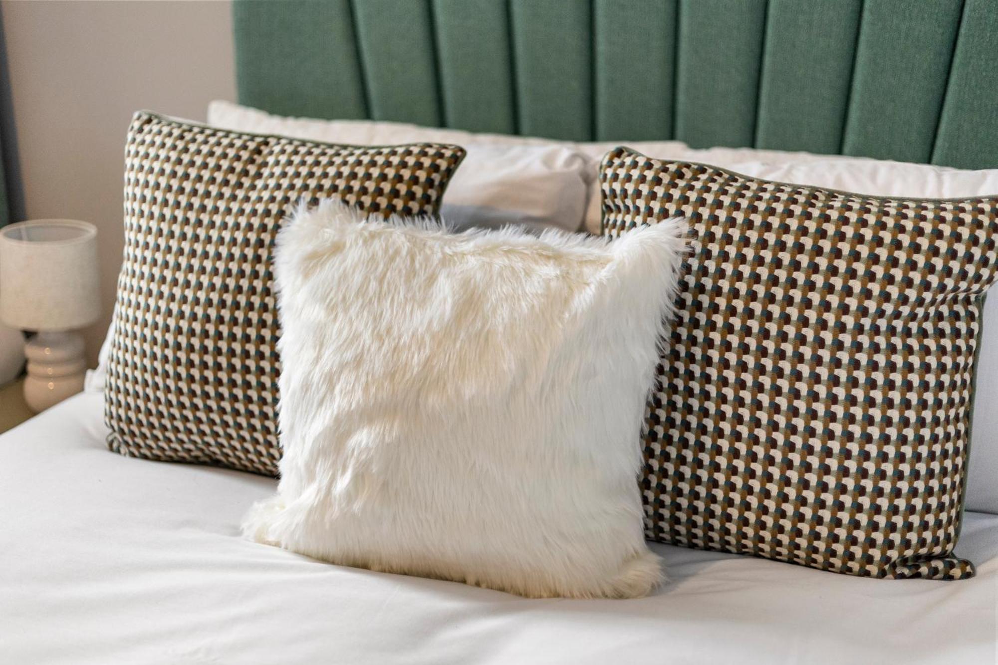 Wembley Haven - 2 Bdr - Sleeps 9 * London