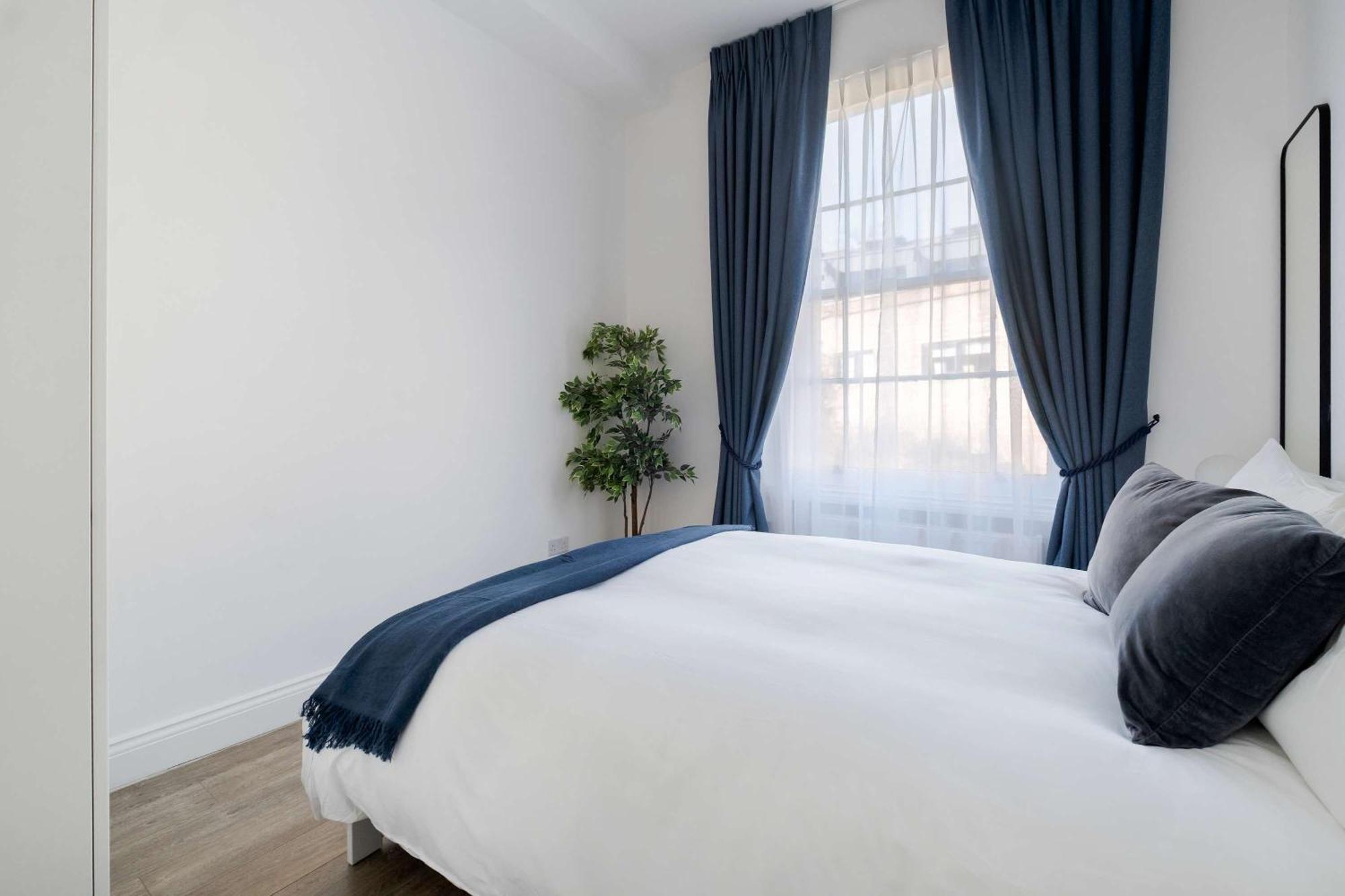 Apartment Luxury 4 Bedroom In *
