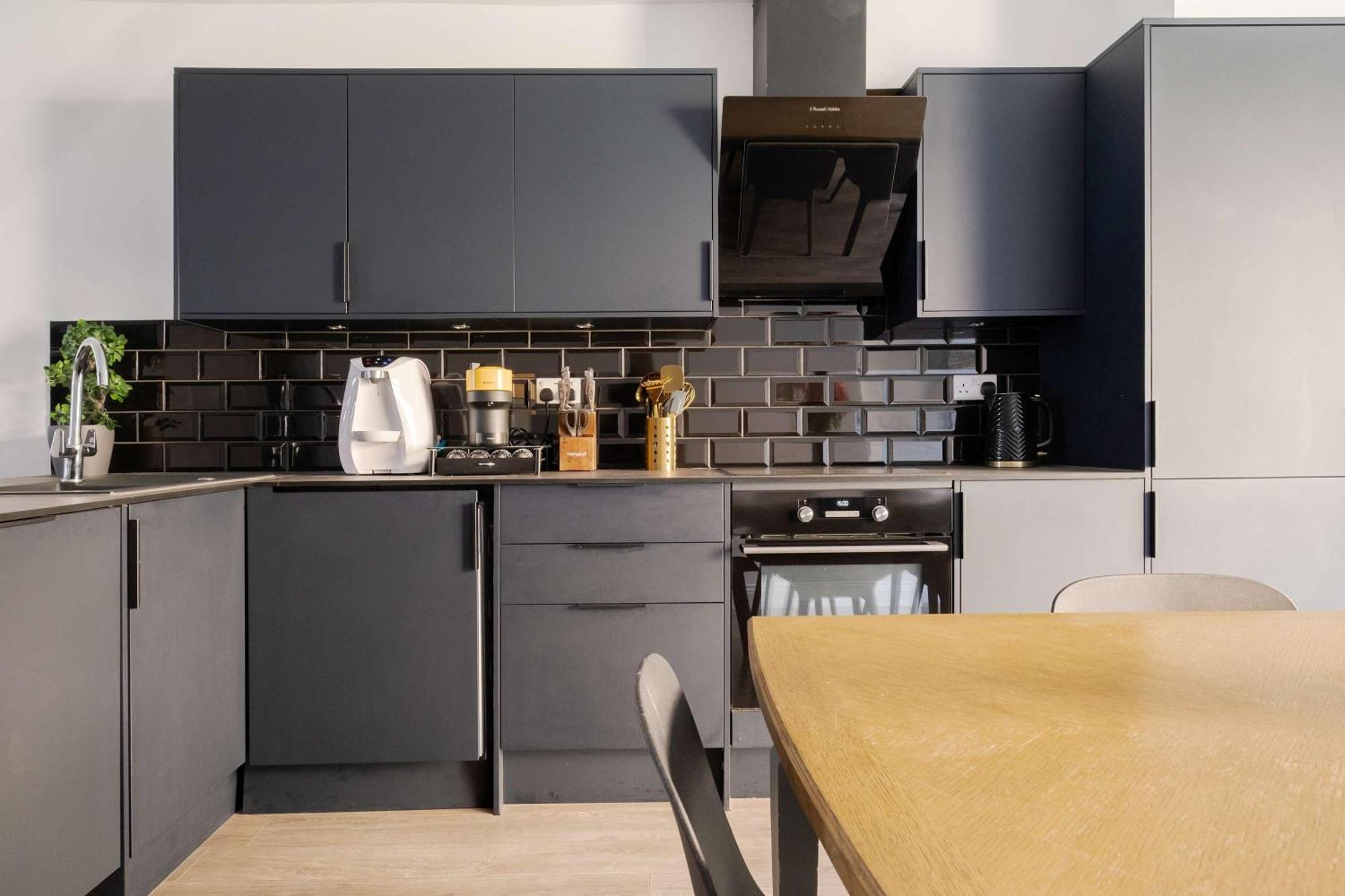 Luxury 4 Bedroom In London