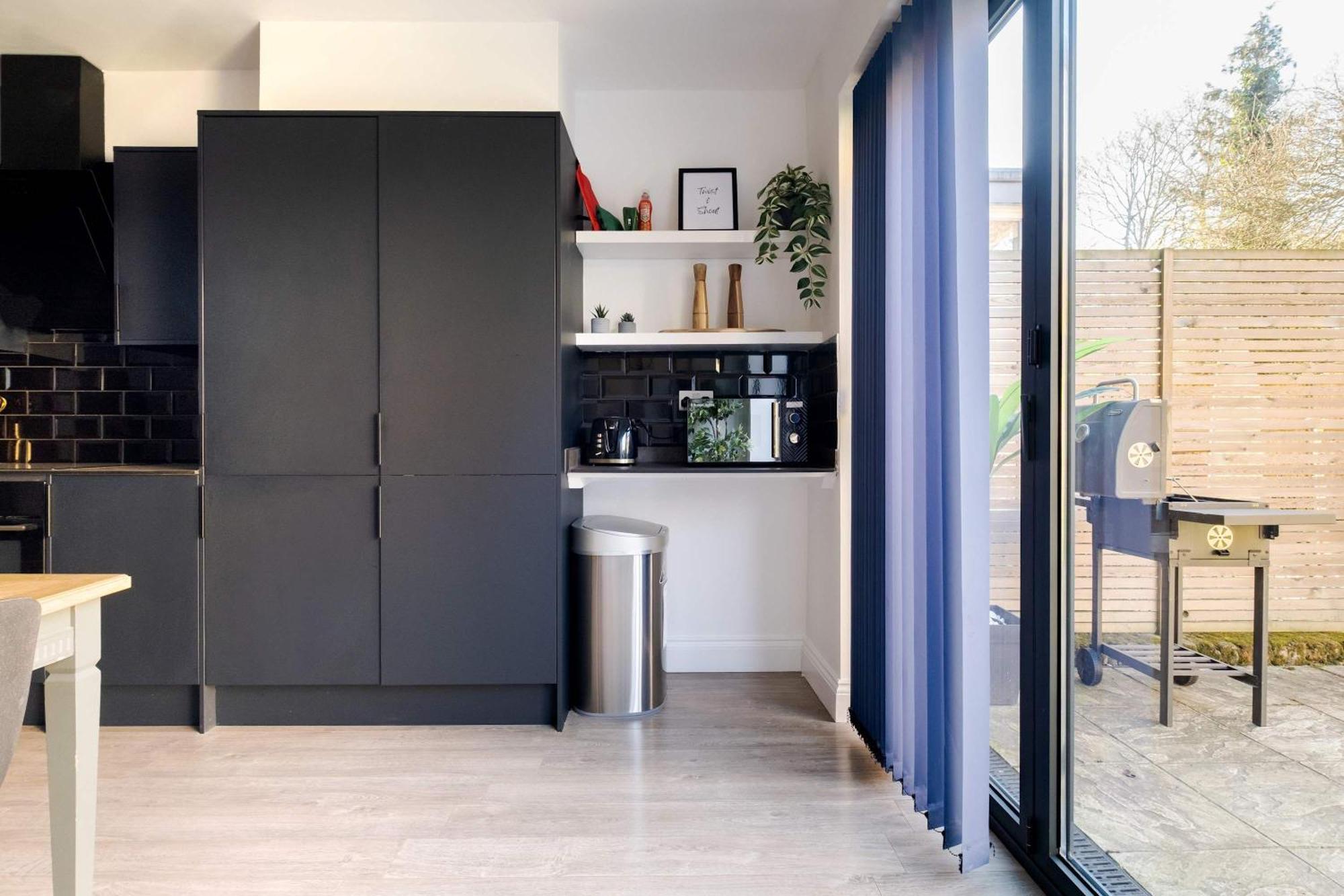 Luxury 4 Bedroom In Apartment