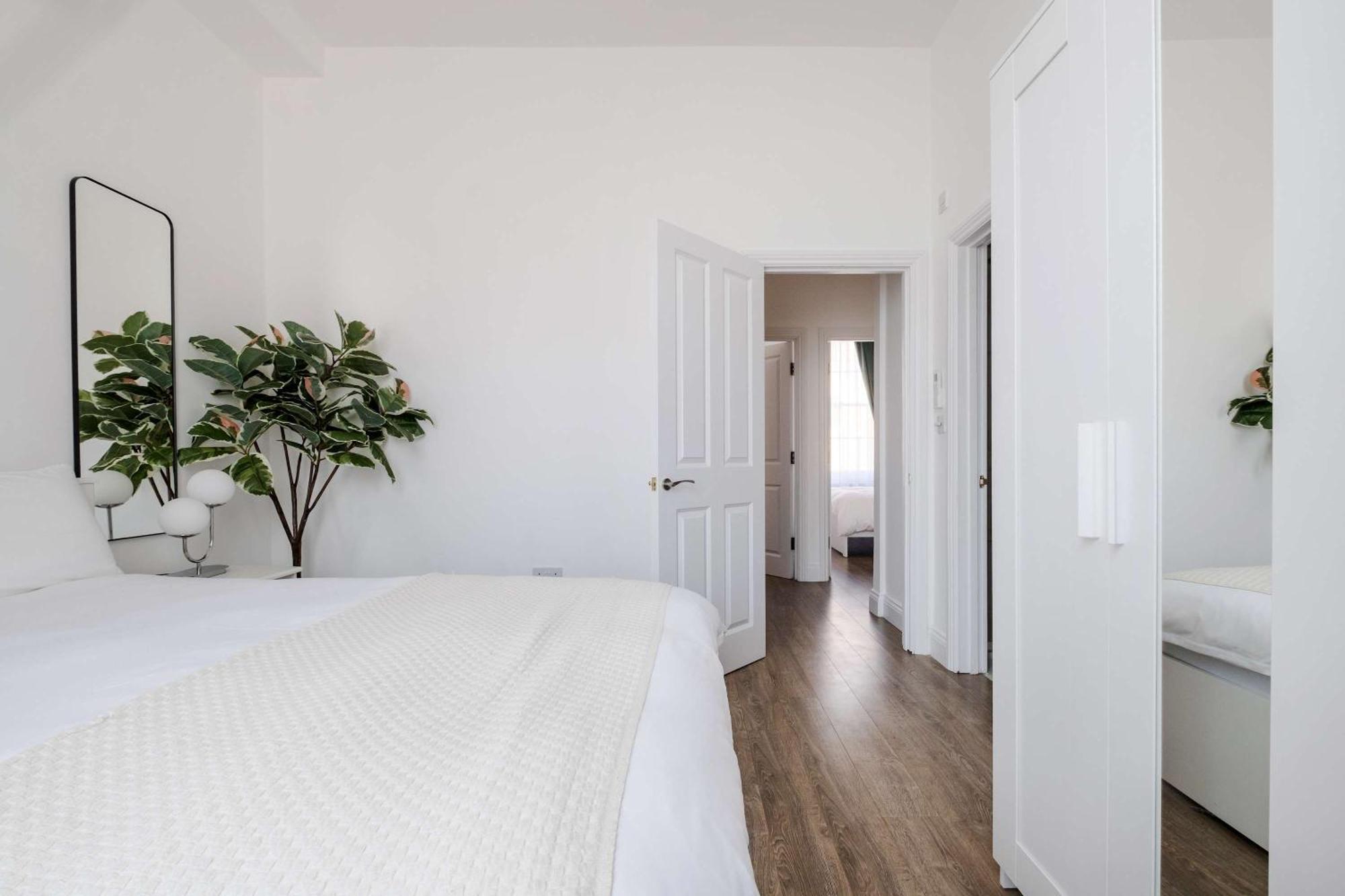 Apartment Luxury 4 Bedroom In London