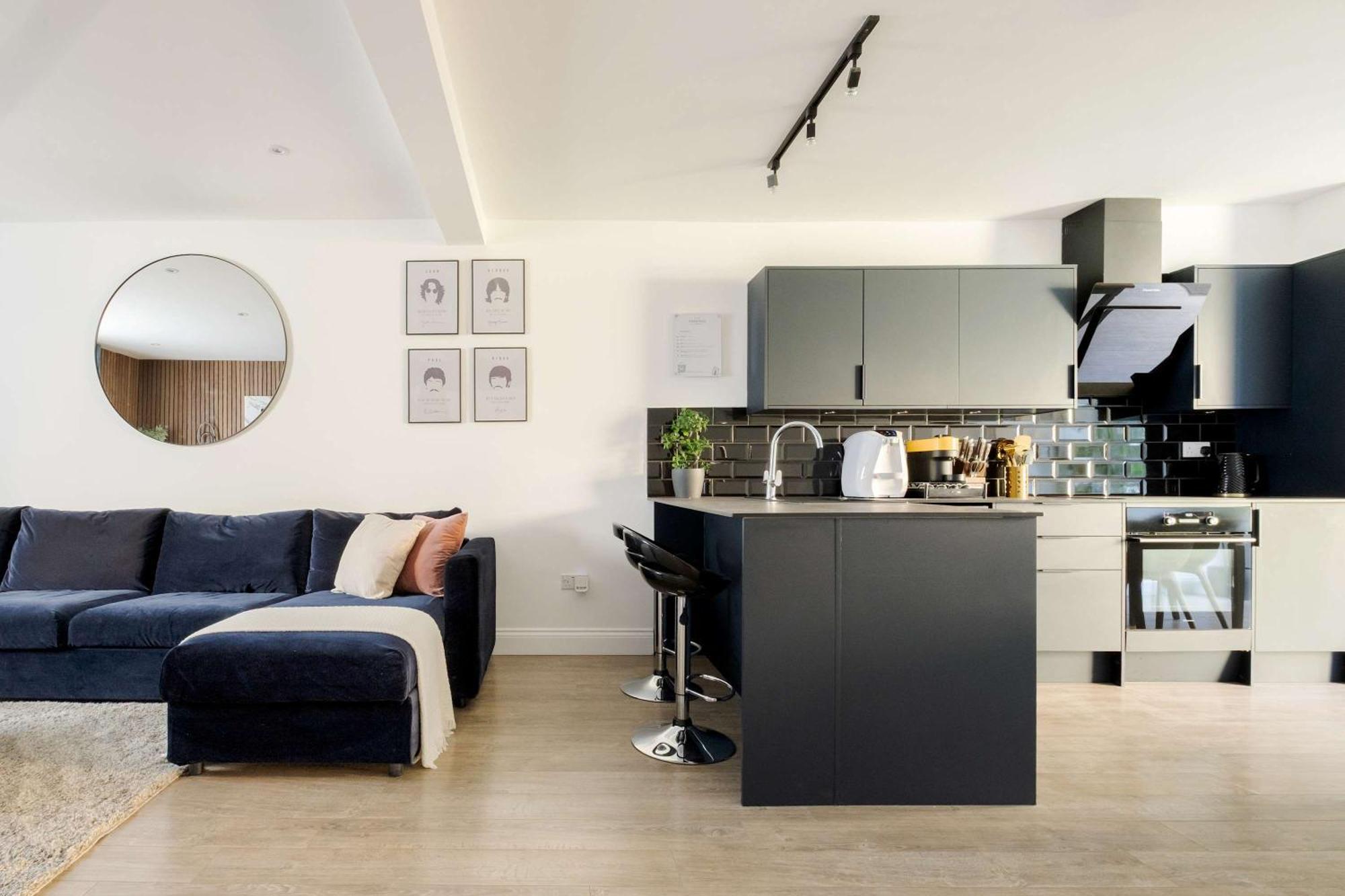 Luxury 4 Bedroom In *