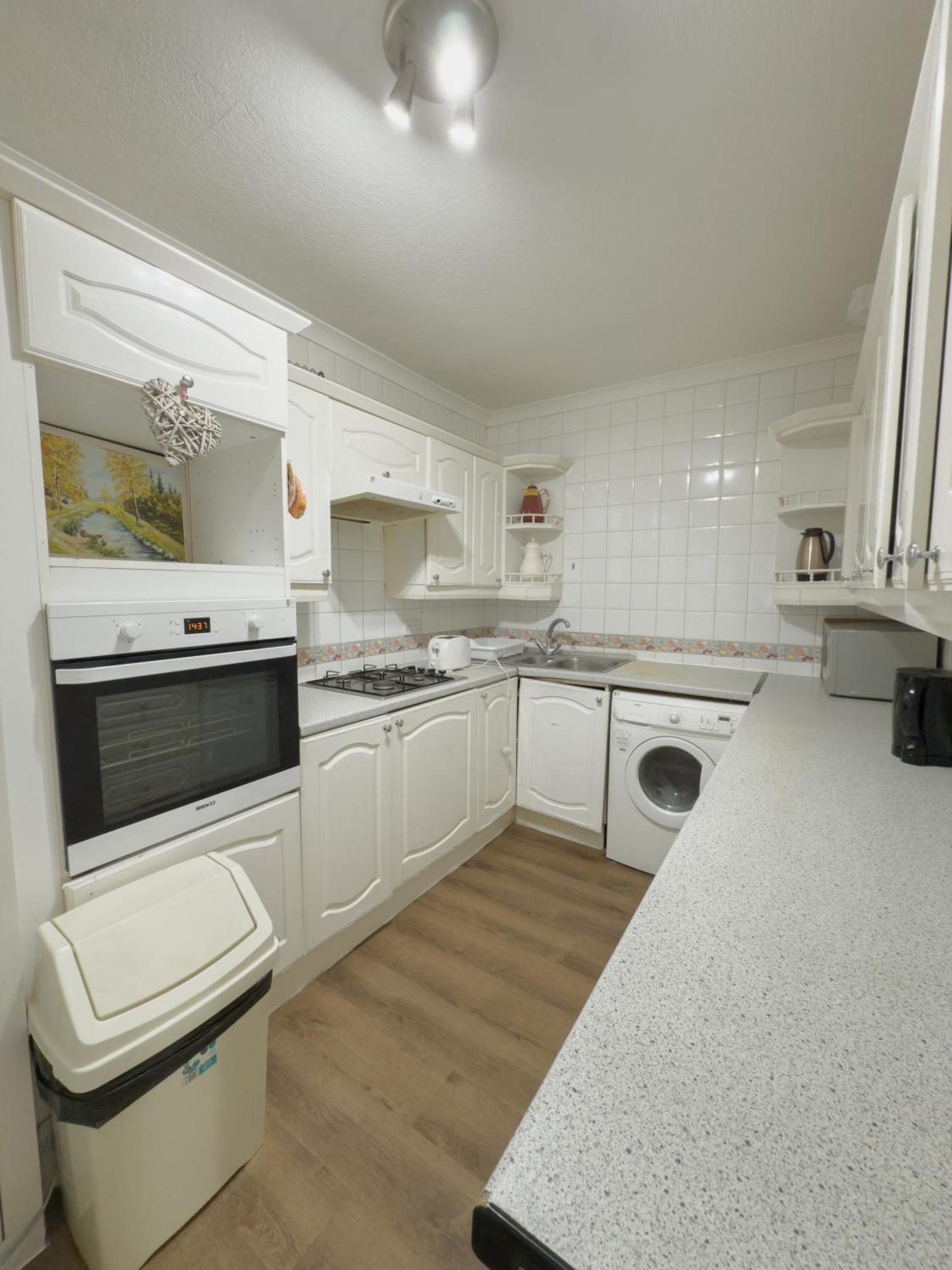 Cozy - Minutes Walk To Oxford Street Apartment *