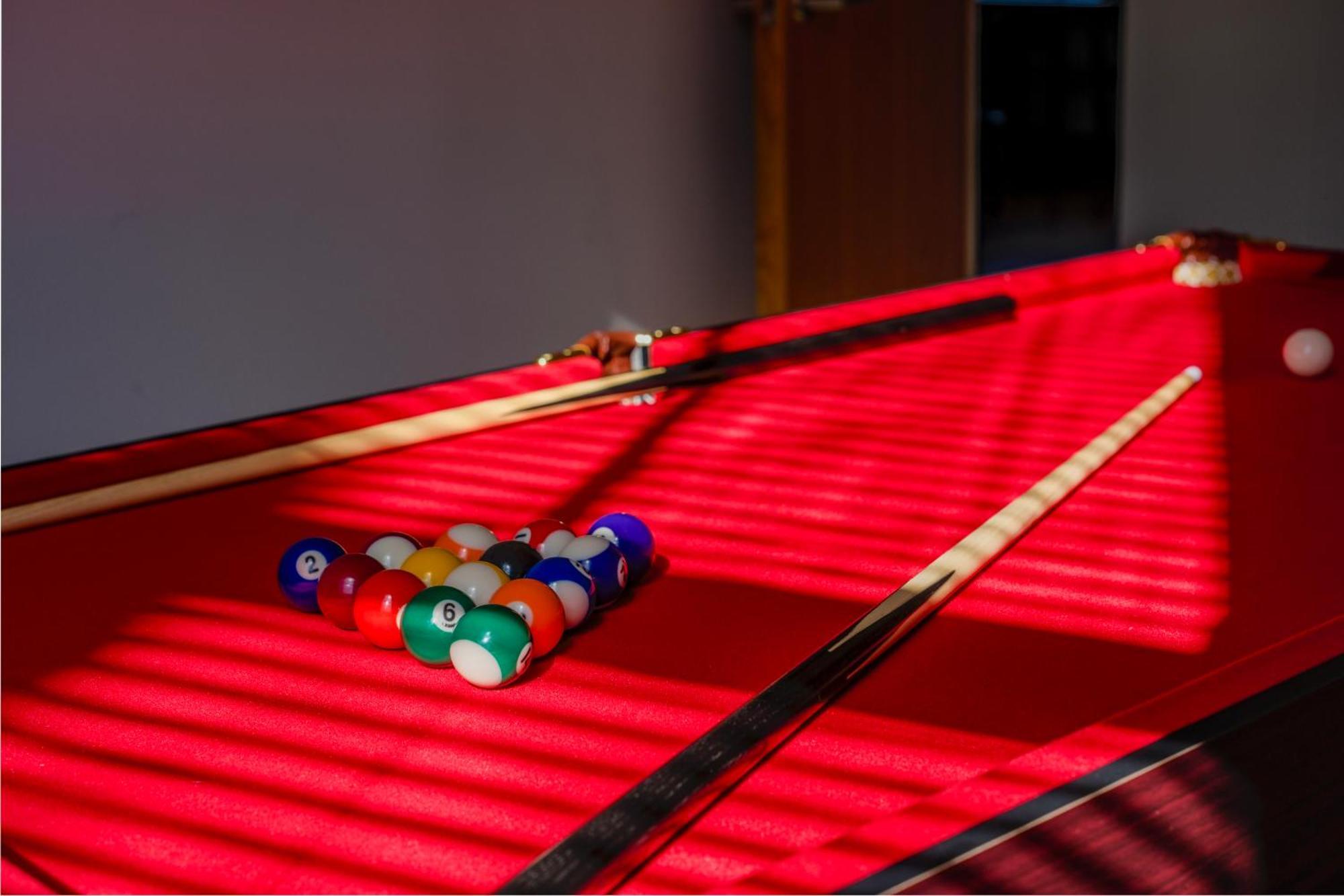 With Pool Table * Londres