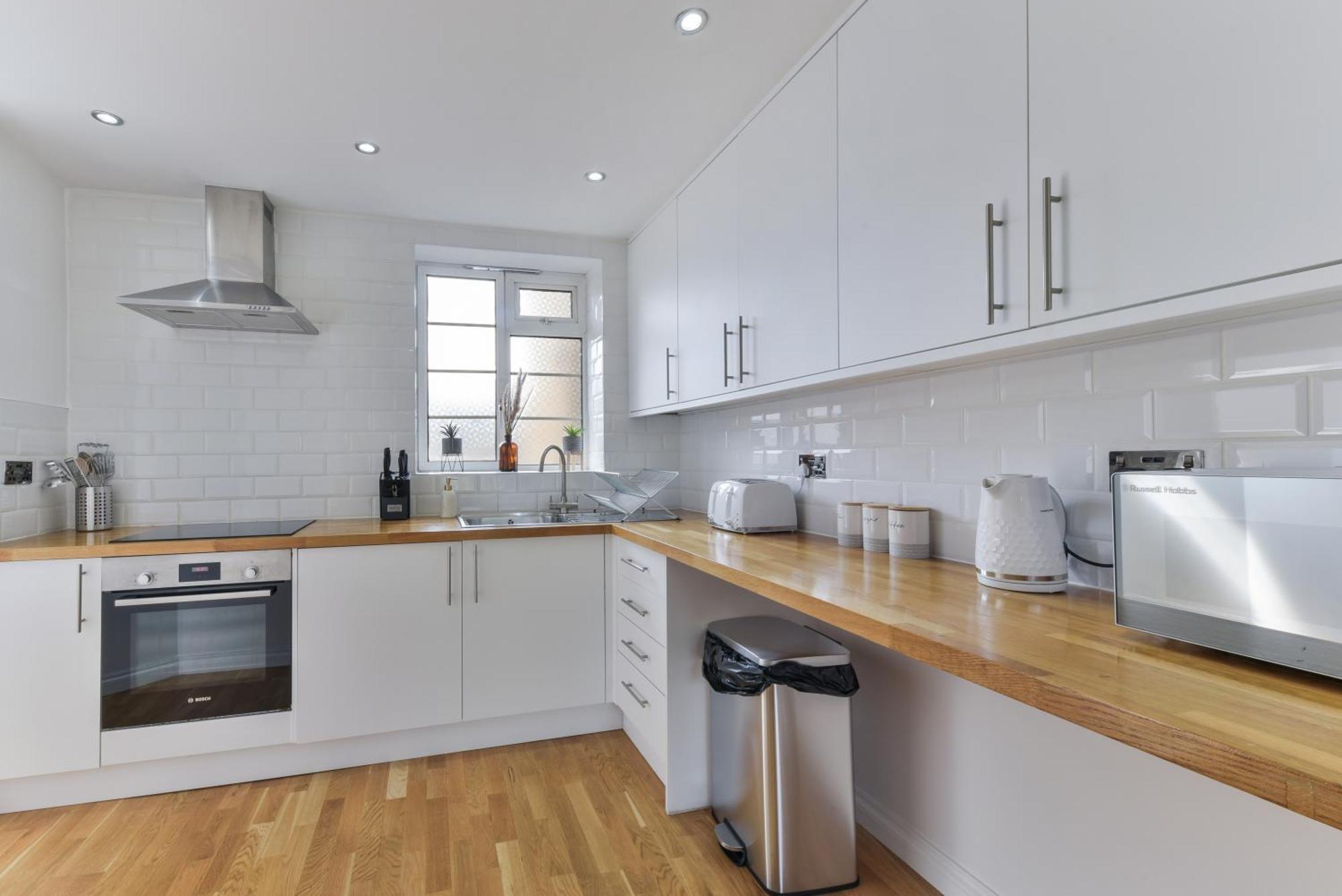 Stylish Modern 2 Bed In * London