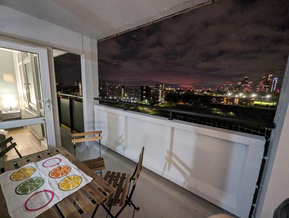 Panoramic View Two-bedroom Flat Londen