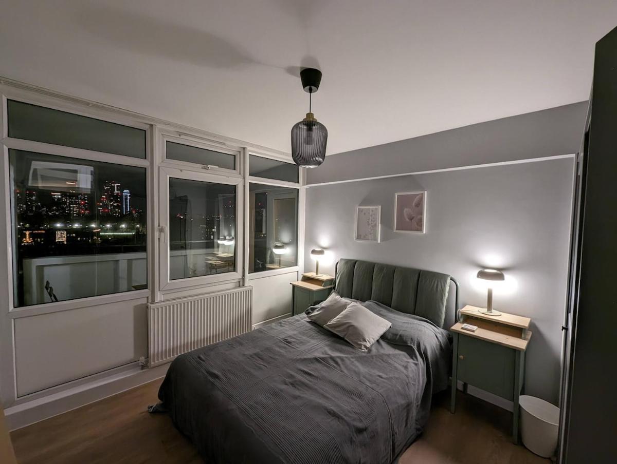 Panoramic View Two-bedroom Flat